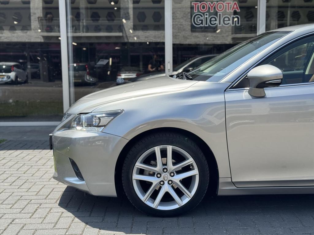 Lexus CT 200h Executive | Leer, Trekhaak, 17 inch, 57171450-4.jpg | Autobedrijf Gielen