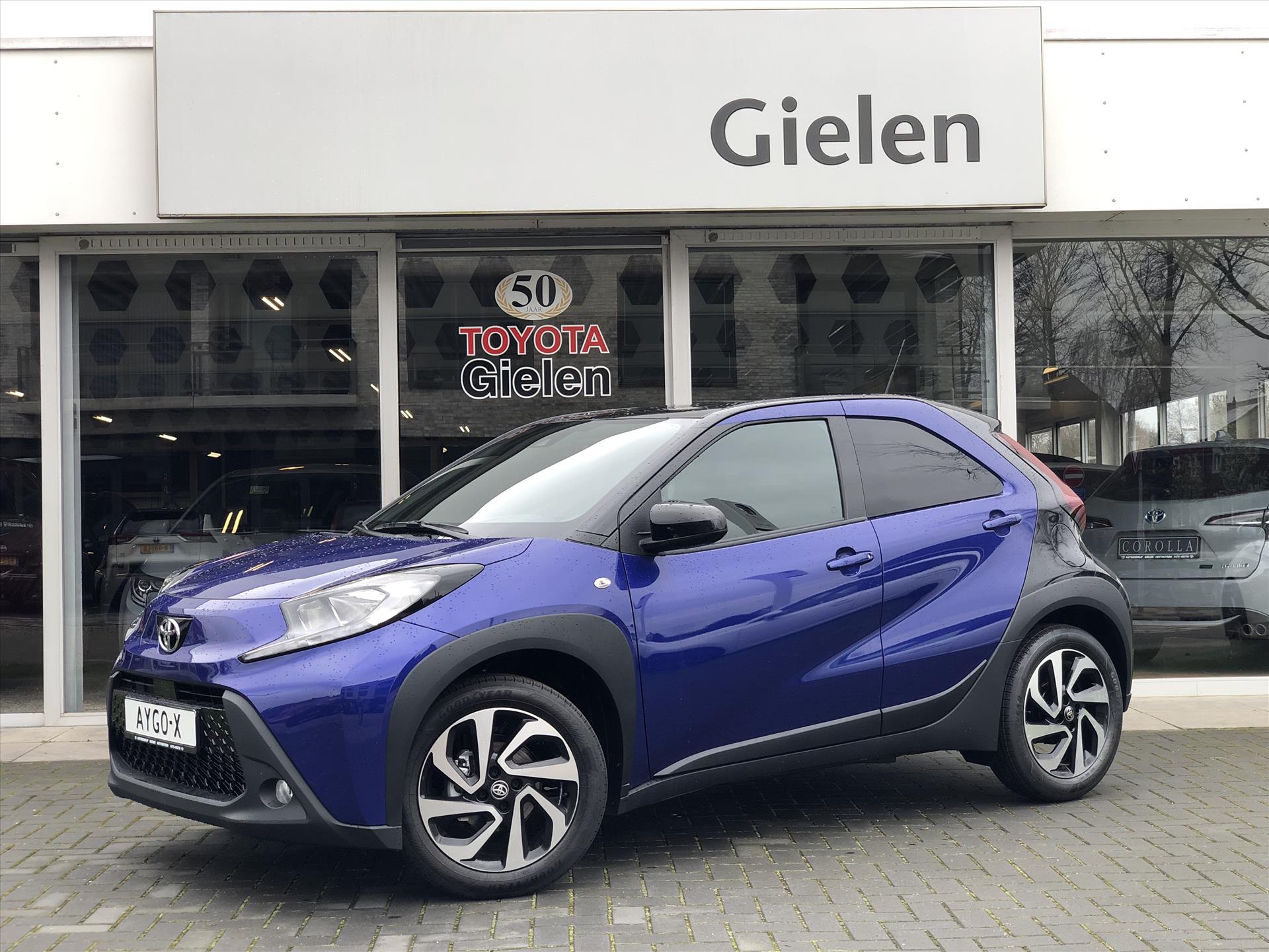 Toyota Aygo X 1.0 VVT-i Pulse Plus | Stoelverwarming, 17inch, Apple CarPlay/Android Auto, Lichtsensor, Parkeercamera, Adaptive Cruise control 32999671-0.jpg | Autobedrijf Gielen