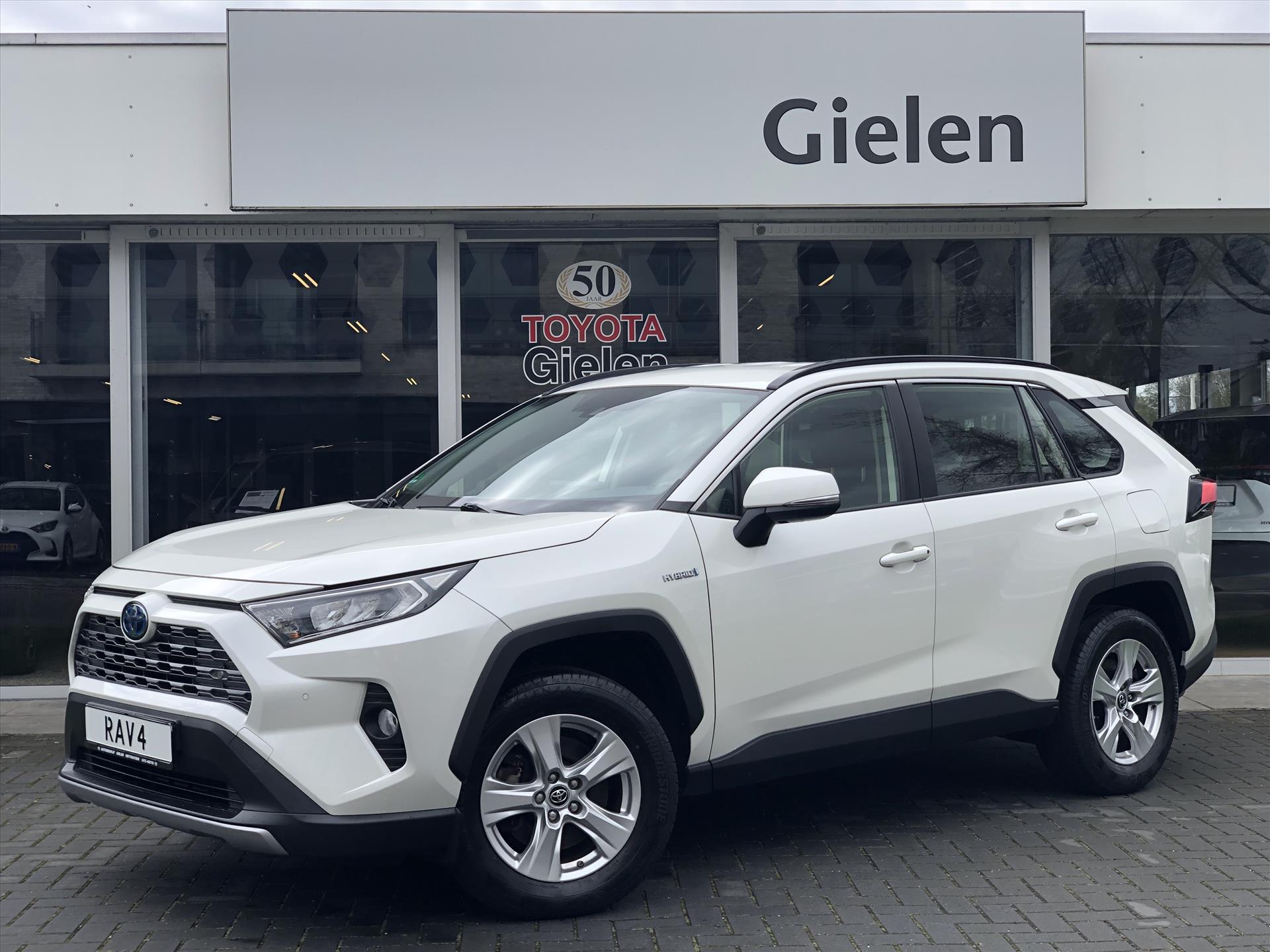 Toyota RAV4 2.5 Hybrid Dynamic | Dodehoekherkenning, Parelmoer wit, Navigatie, Stoelverwarming, Parkeersensoren, CarPlay/Android Auto 33948657-0.jpg | Autobedrijf Gielen