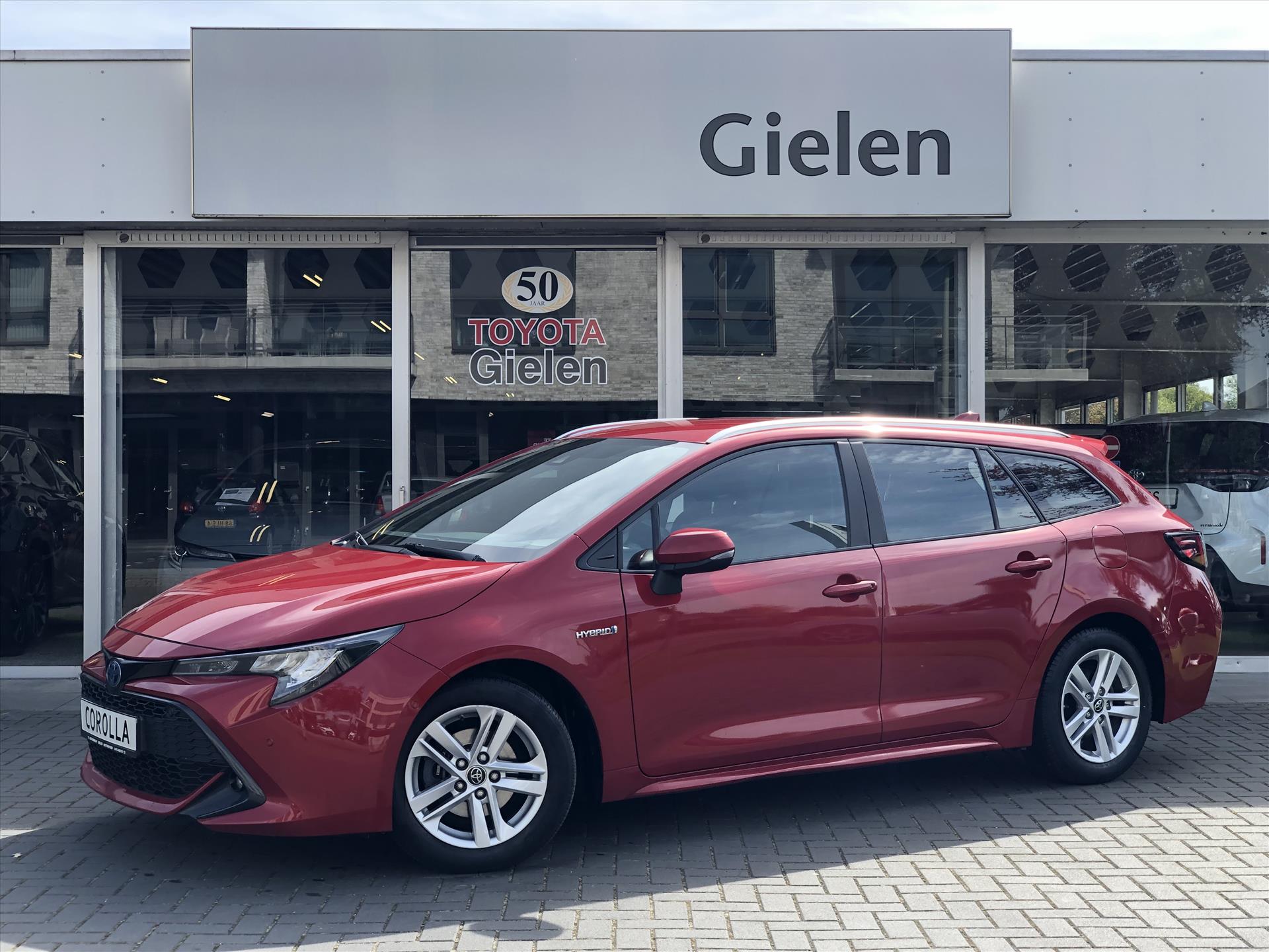 Toyota Corolla Touring Sports 1.8 Hybrid Dynamic | Trekhaak, Navigatie, Parkeersensoren, Keyless, Licht + Regensensor, Draadloze telefoonlader 34046505-0.jpg | Autobedrijf Gielen