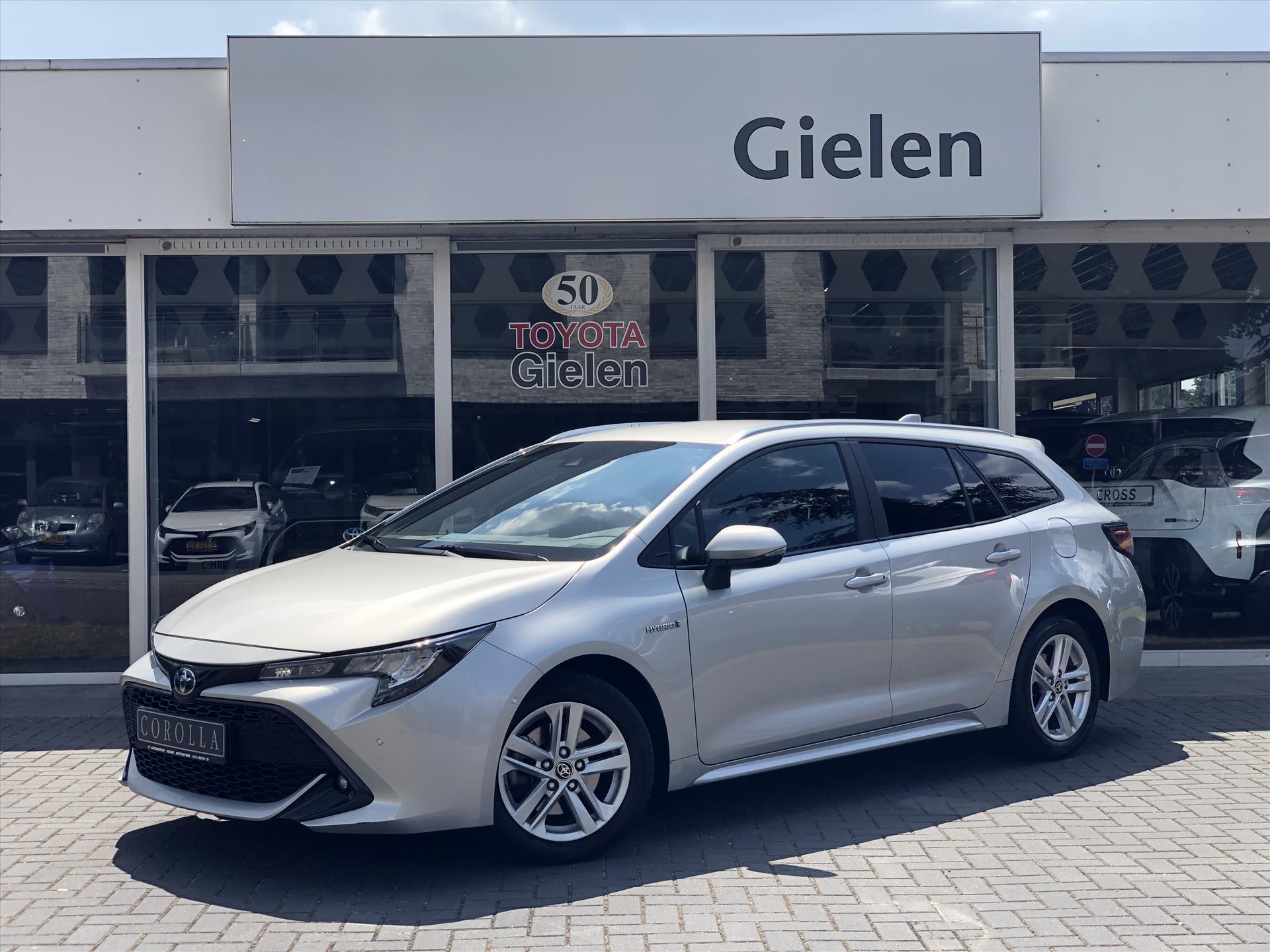Toyota Corolla Touring Sports 2.0 Hybrid Dynamic | Navigatie, Parkeersensoren, Keyless, Apple CarPlay/Android Auto, Draadloos laden 34496731-0.jpg | Autobedrijf Gielen