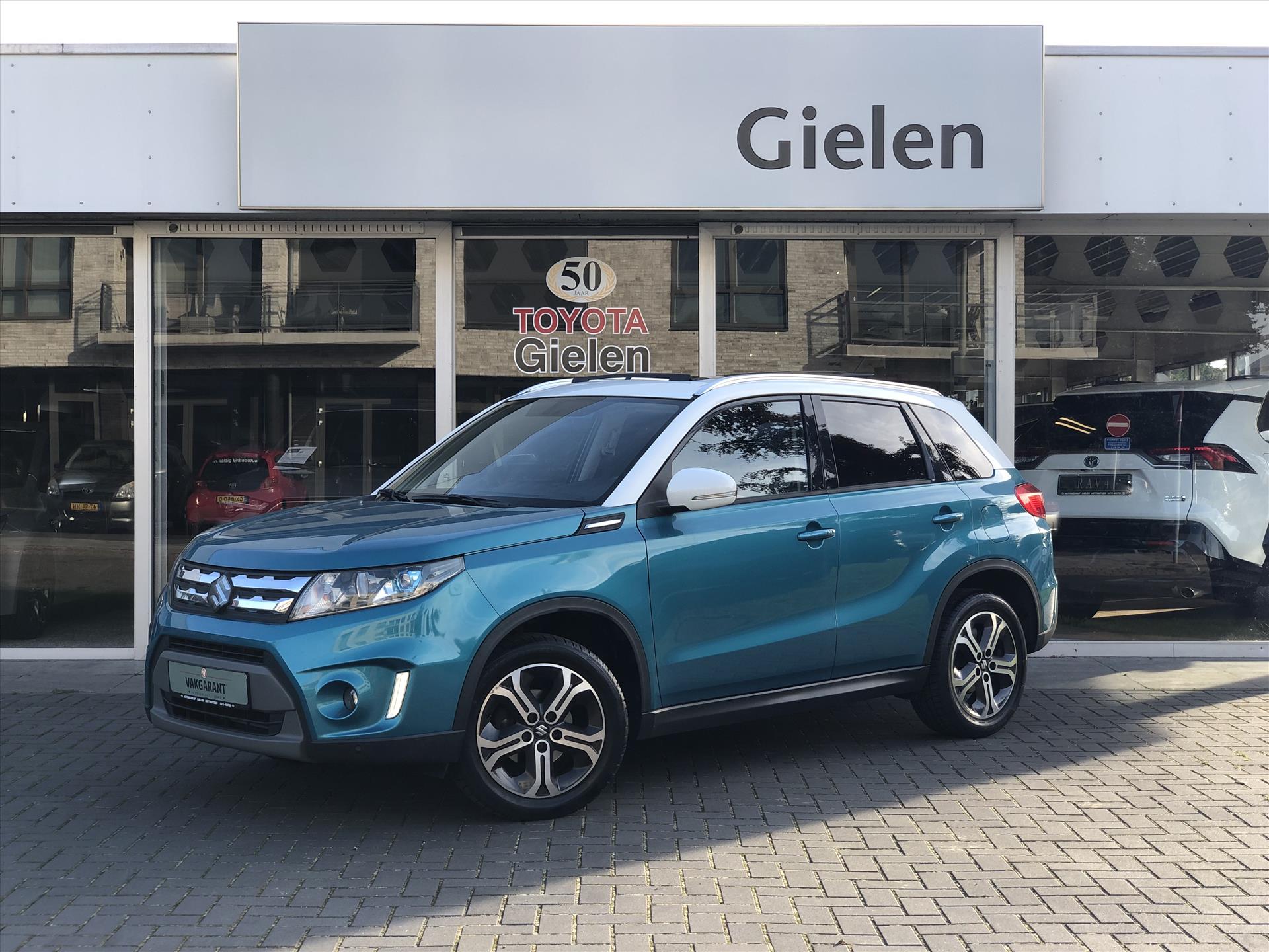 Suzuki Vitara 1.6 High Executive | Trekhaak, Panoramisch schuifdak, Adaptive Cruise control, CarPlay/Android Auto, Stoelverwarming, Parkeersen 35263857-0.jpg | Autobedrijf Gielen