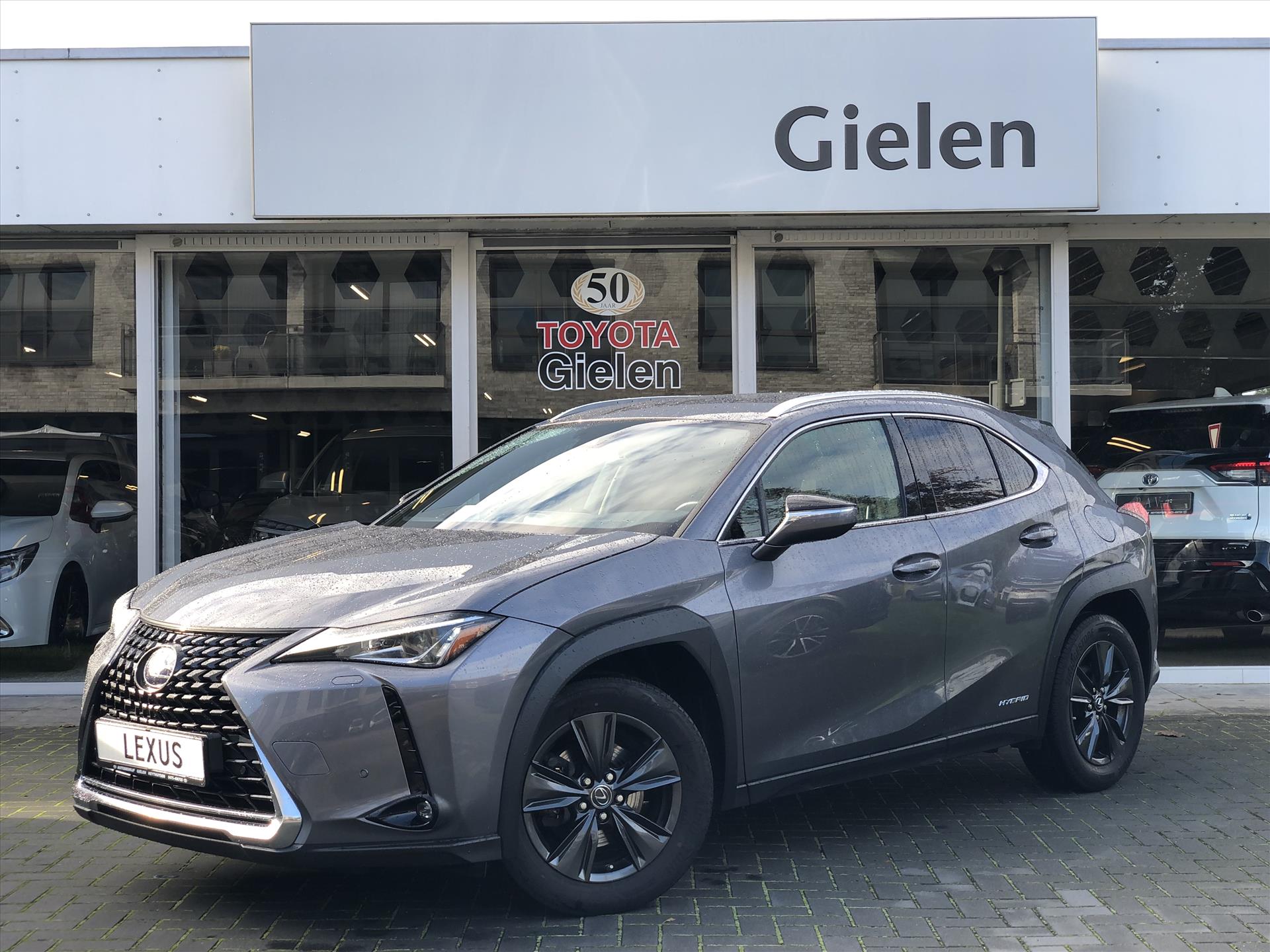 Lexus UX 250h First Edition Premium | Dodehoekherkenning, Parkeersensoren, Apple CarPlay/Android Auto, Stoel + Stuurverwarming 35632651-0.jpg | Autobedrijf Gielen