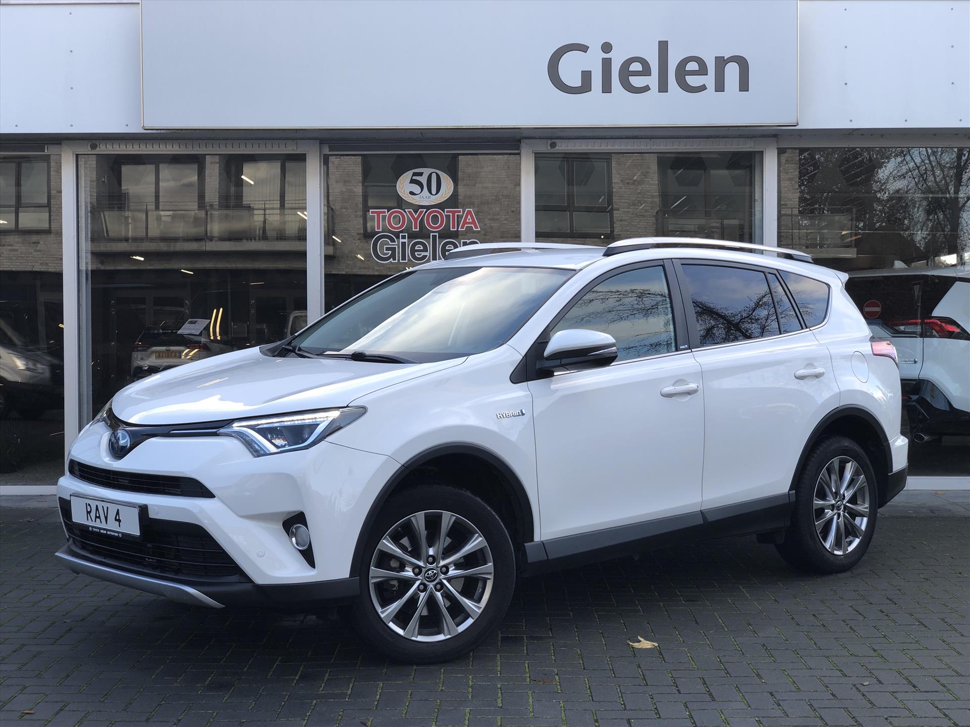 Toyota RAV4 2.5 Hybrid AWD Style Plus | Trekhaak, Dodehoekherkenning, Navigatie, Stoelverwarming, Dakrailing, 1.650KG Trekgewicht 36238069-0.jpg | Autobedrijf Gielen