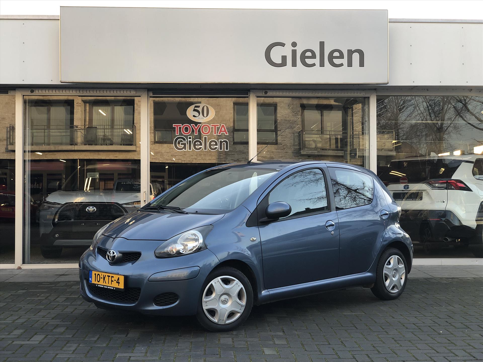 Toyota Aygo 1.0 VVT-I 5DRS Automaat Comfort | Centrale deurvergrendeling, Elektrische ramen, Radio/CD-Speler 36545702-0.jpg | Autobedrijf Gielen