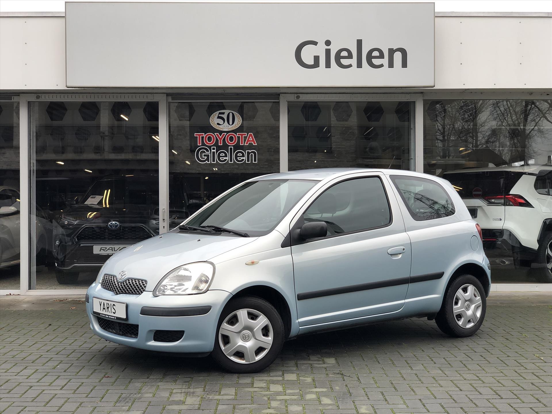 Toyota Yaris 1.3 VVT-I Idols | Airconditioning, Elektrische ramen, Centrale deurvergrendeling, Nieuw geleverd & volledig onderhouden! 36545716-0.jpg | Autobedrijf Gielen