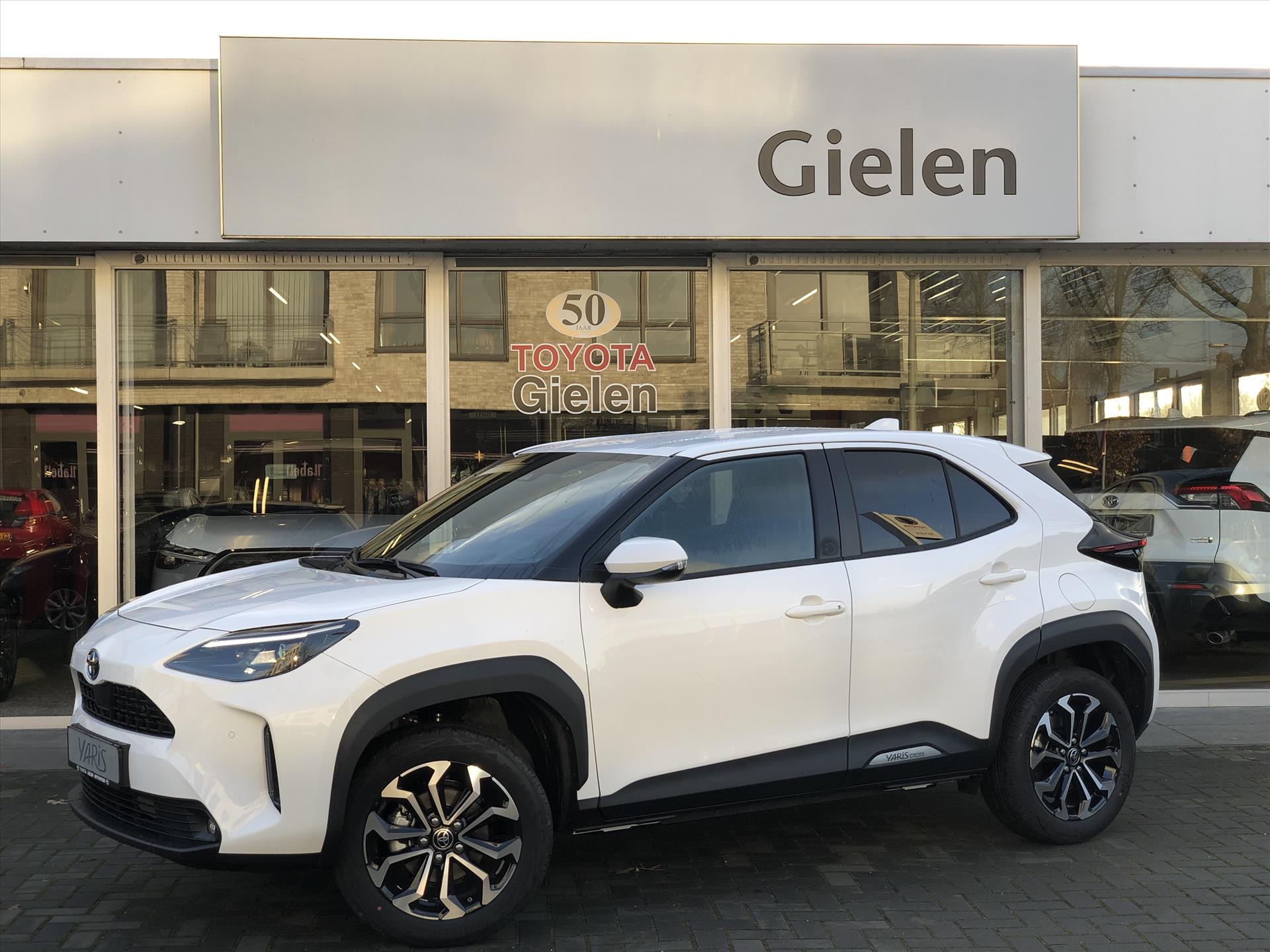 Toyota Yaris Cross 1.5 Hybrid Dynamic Plus | Dodehoekherkenning, Parkeersensoren, Smart Connect, Navigatie, Stoel + Stuurverwarming 36779459-0.jpg | Autobedrijf Gielen