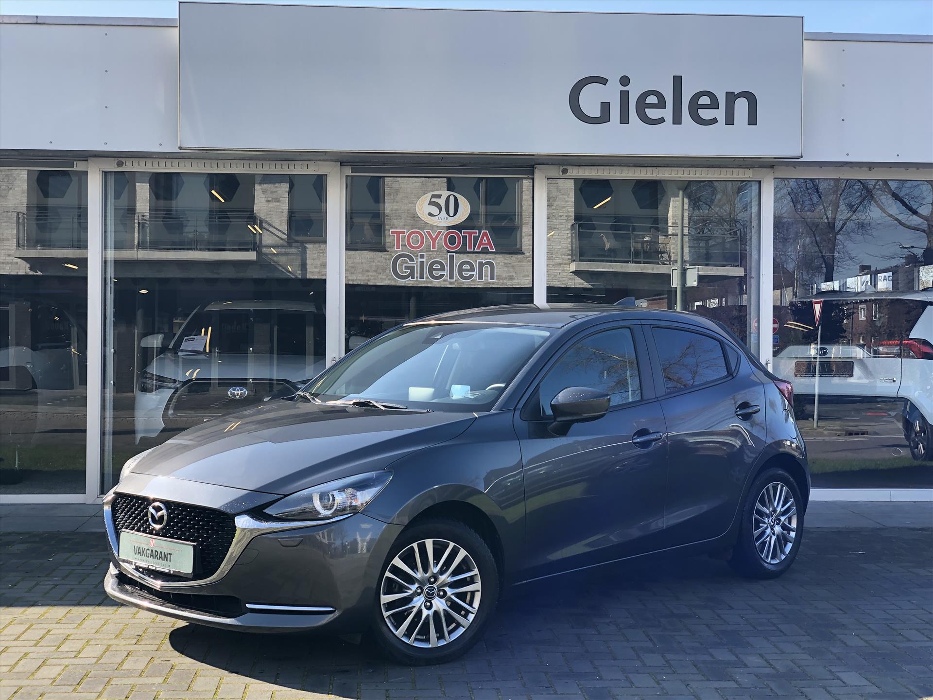 Mazda 2 1.5 SKYACTIV-G 90PK Luxury | Parkeersensoren, Stoel + Stuurverwarming, Head up display, CarPlay 36794251-0.jpg | Autobedrijf Gielen