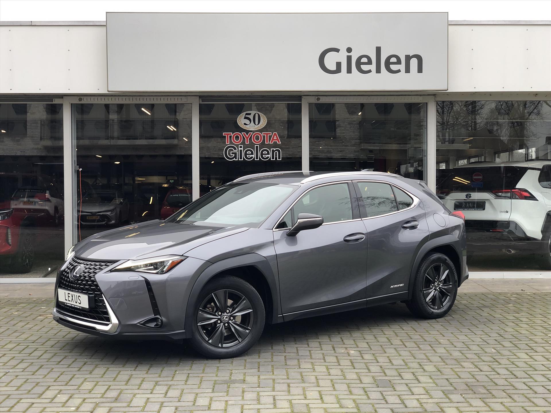 Lexus UX 250h 184pk Business Line | Trekhaak, Navigatie, Stoel + Stuurverwarming, 17 inch, Keyless, Parkeercamera 36817423-0.jpg | Autobedrijf Gielen