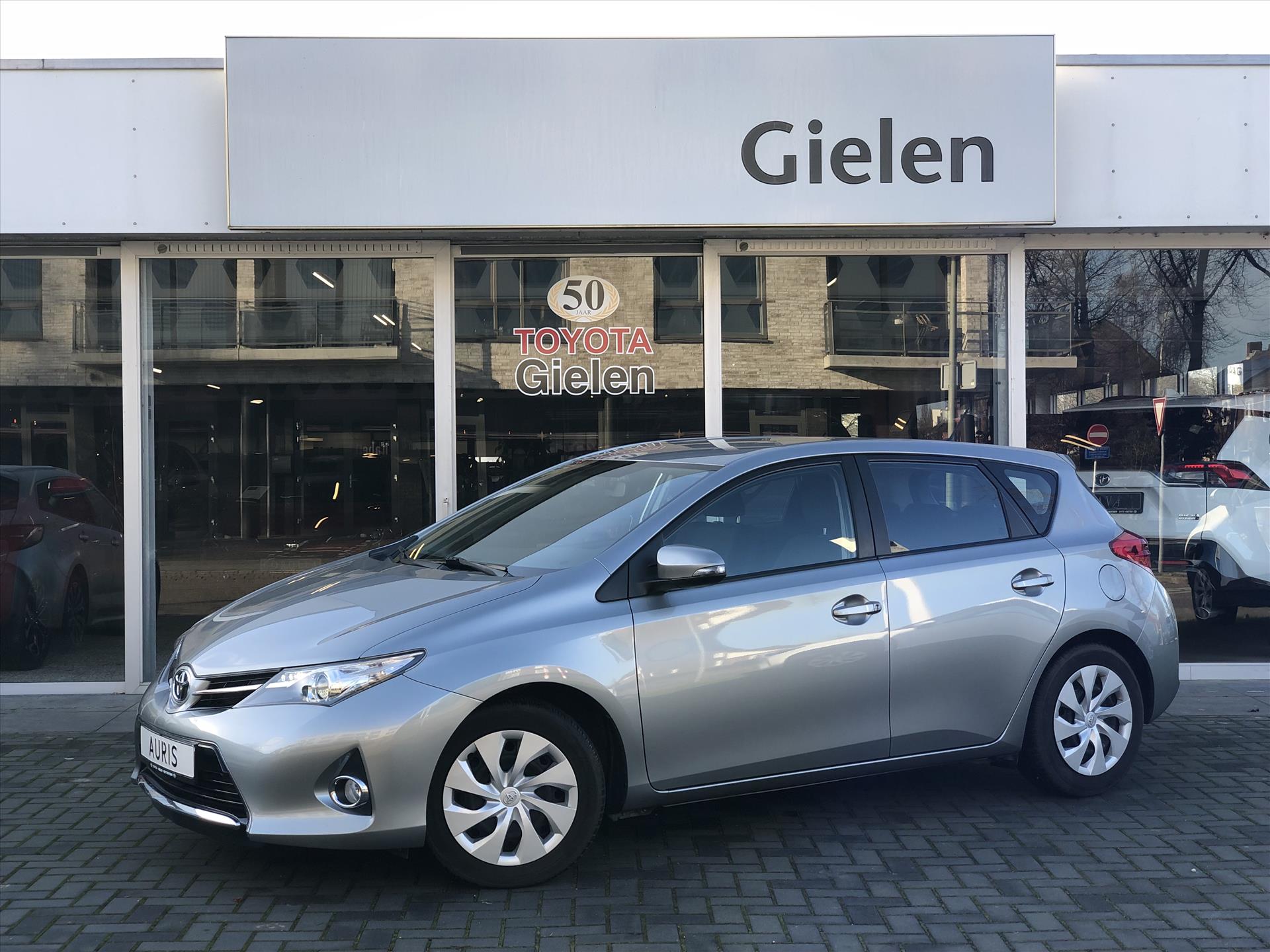 Toyota Auris 1.6 VVT-i CVT Automaat Aspiration | Eerste eigenaar, Trekhaak, Climate control, Parkeercamera, Cruise control, 1.300KG Trekgewic 36900701-0.jpg | Autobedrijf Gielen