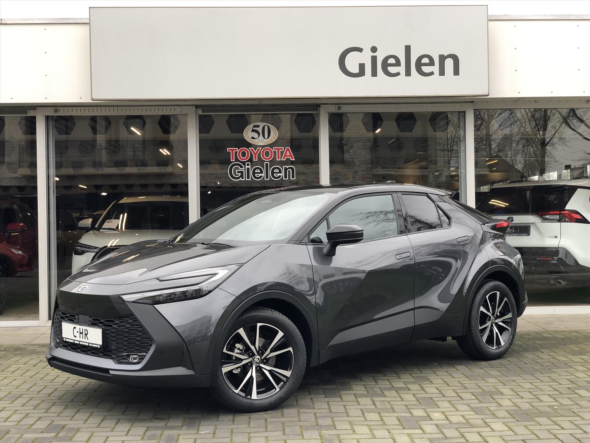 Toyota C-HR 2.0 High Power Hybrid 197pk First Edition | Stuurverwarming, Dodehoekherkenning, Elektrische achterklep, Nieuw model! 37027132-0.jpg | Autobedrijf Gielen