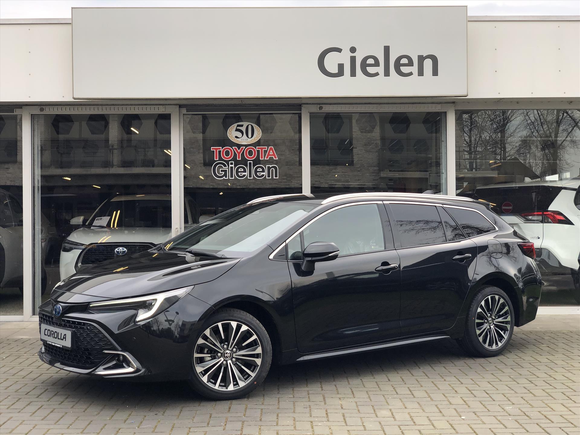 Toyota Corolla Touring Sports 2.0 Hybrid First Edition Plus | Nieuw model, Dodehoekherkenning, Parkeersensoren, CarPlay, Navigatie, Stuurverwar 37027216-0.jpg | Autobedrijf Gielen