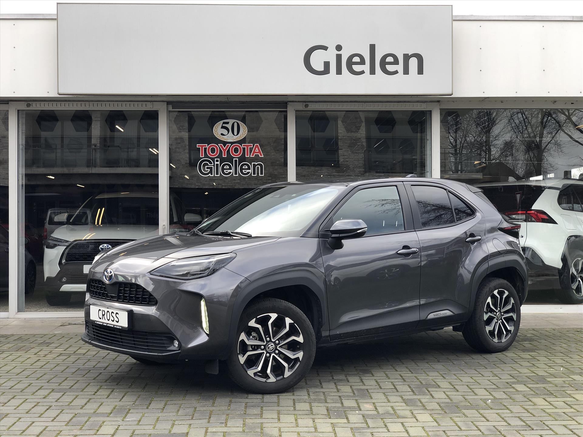 Toyota Yaris Cross 1.5 Full Hybrid Dynamic | Apple CarPlay/Android auto, Keyless, 17 inch, Parkeercamera, Privacy glass 37321702-0.jpg | Autobedrijf Gielen