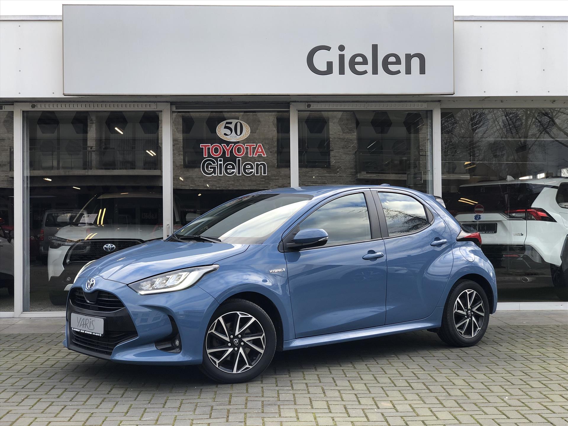Toyota Yaris 1.5 Hybrid Dynamic Plus | Stoelverwarming, Keyless, 16 inch, Startknop, Parkeercamera, LED, Apple CarPlay/Android Auto 37334482-0.jpg | Autobedrijf Gielen
