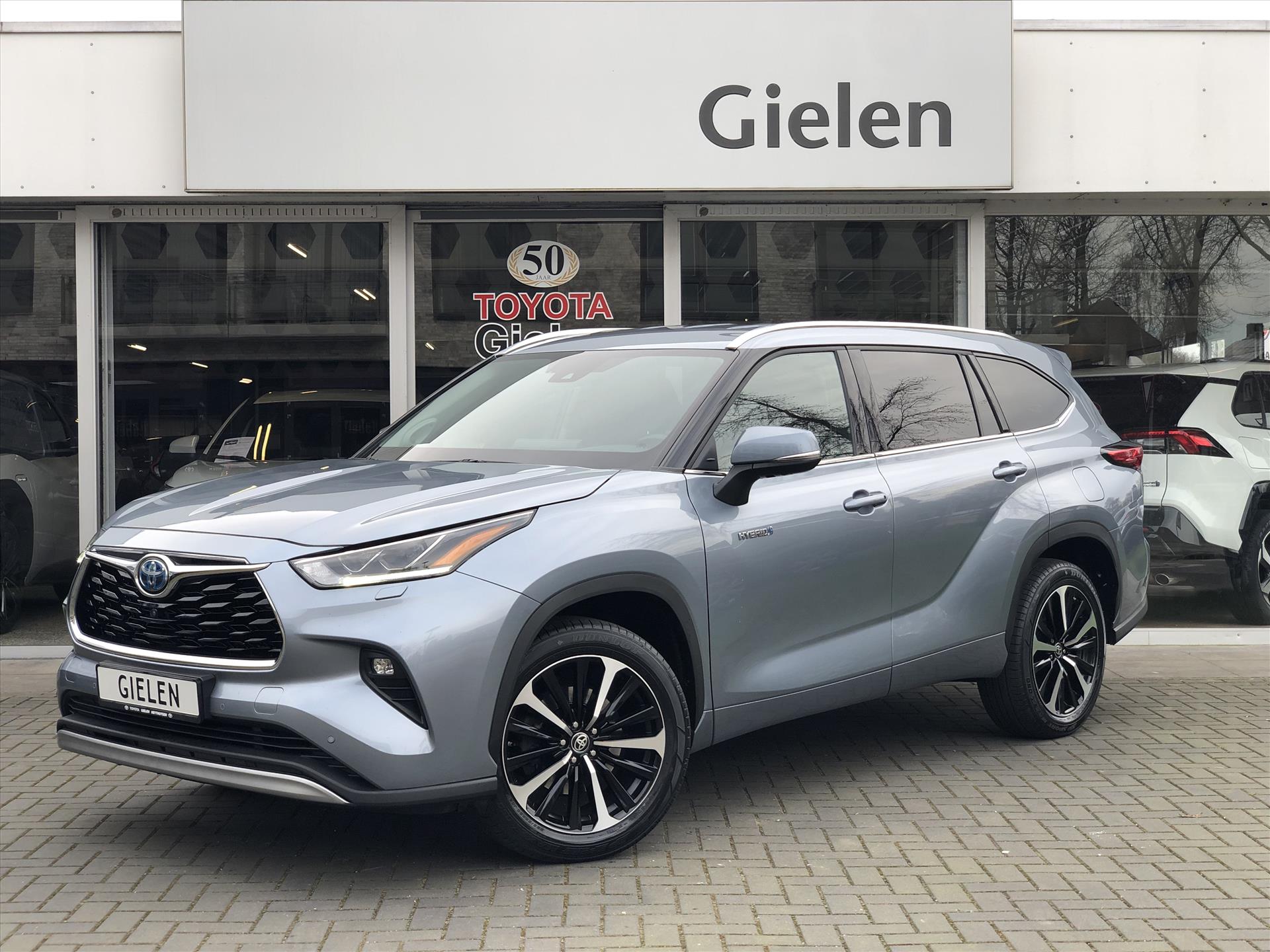 Toyota highlander 2.5 VVT-i 248pk Hybrid Premium | Stoelventilatie, Stuurverwarming, 360 Camera, Leer, Dodehoekherkenning, 7 Persoons 37371789-0.jpg | Autobedrijf Gielen