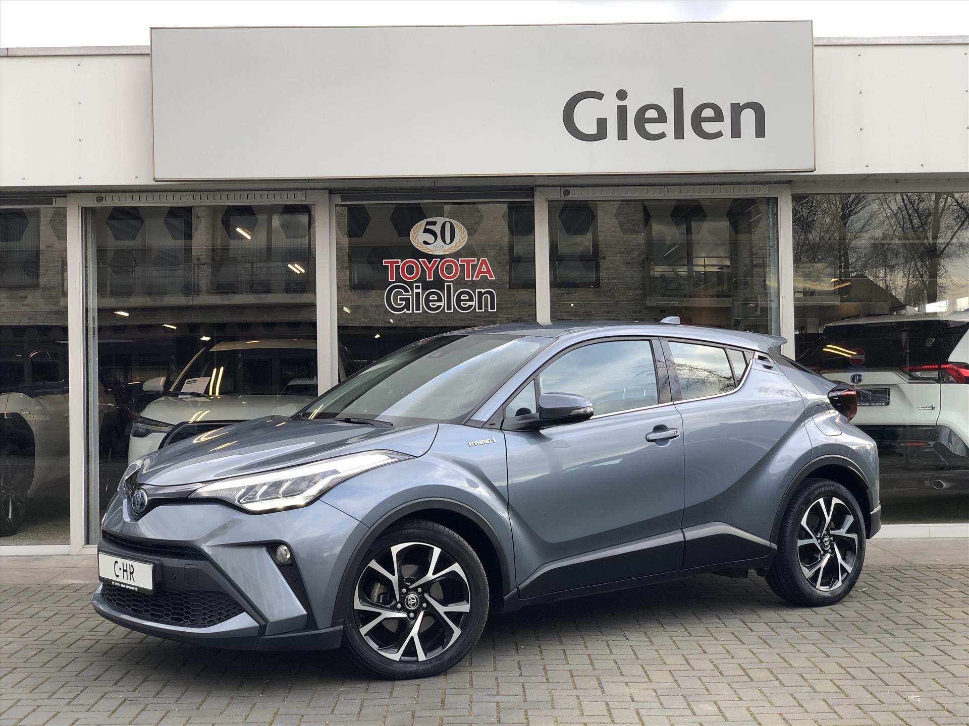 Toyota C-HR 1.8 Hybrid Dynamic | Eerste Eigenaar, Parkeersensoren, Navigatie, Apple CarPlay/Android Auto, Keyless, 18 inch 37430045-0.jpg | Autobedrijf Gielen