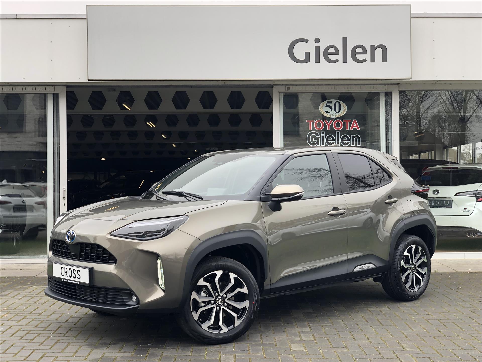 Toyota Yaris Cross 1.5 Hybrid Dynamic Plus | Winterpakket, Smart Connect, Keyless, Navigatie, Stoel + Stuurverwarming 37489828-0.jpg | Autobedrijf Gielen