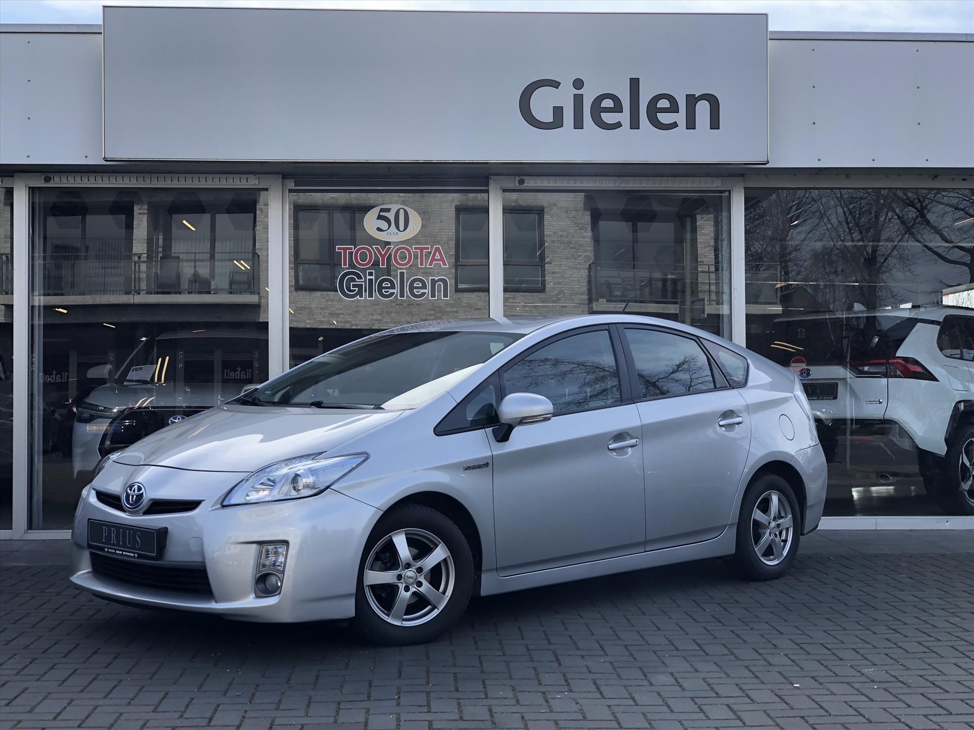 Toyota Prius 1.8 Full Hybrid Comfort | Parkeersensoren, Head up display, Climate control, Radio/CD-Speler, Lichtmetalen velgen, Zeer netjes! 37506202-0.jpg | Autobedrijf Gielen