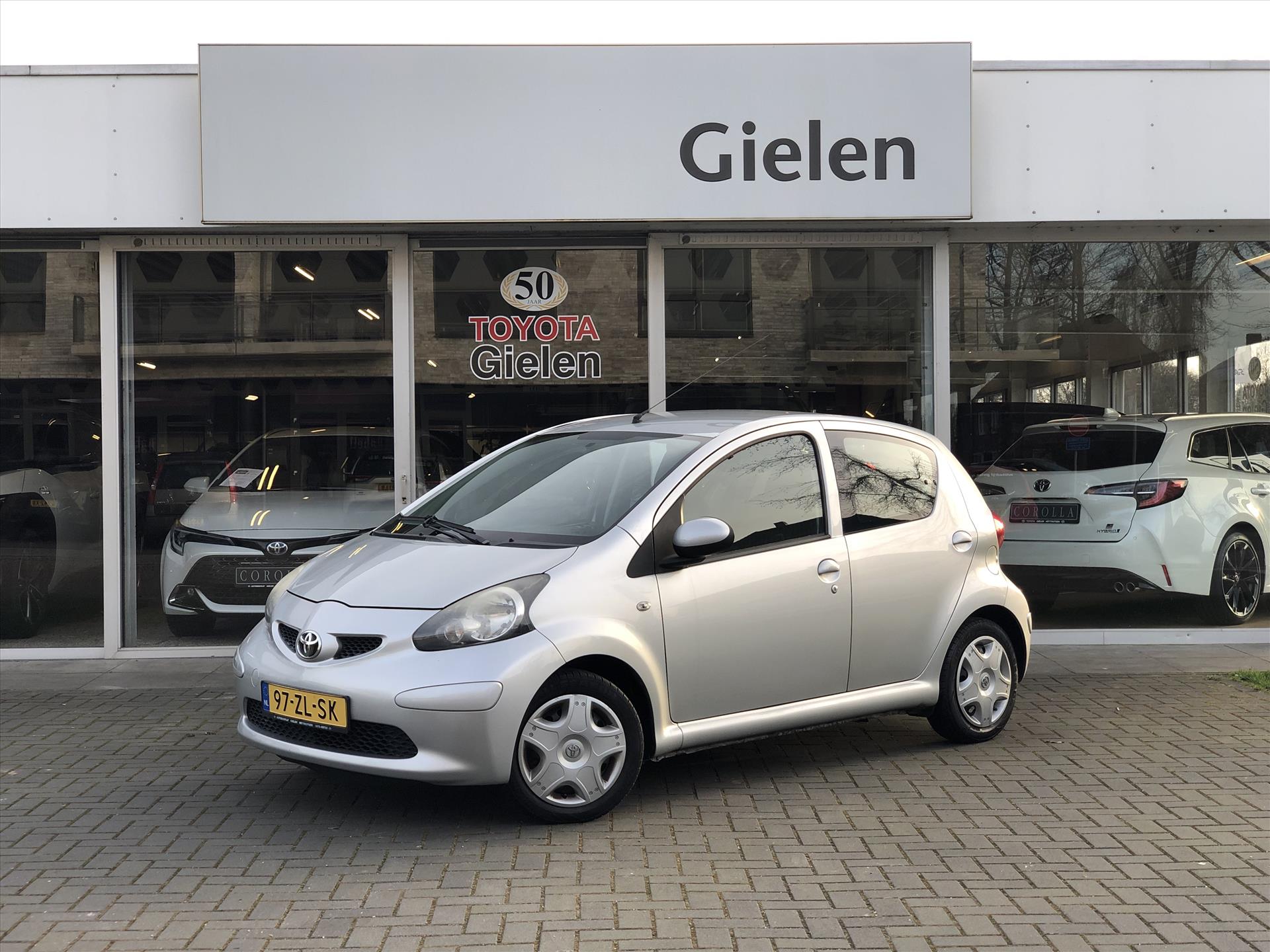 Toyota Aygo 1.0 VVT-I 5DRS Plus | Airconditioning, Elektrische ramen, Centrale deurvergrendeling, Radio/CD-Speler 37694928-0.jpg | Autobedrijf Gielen