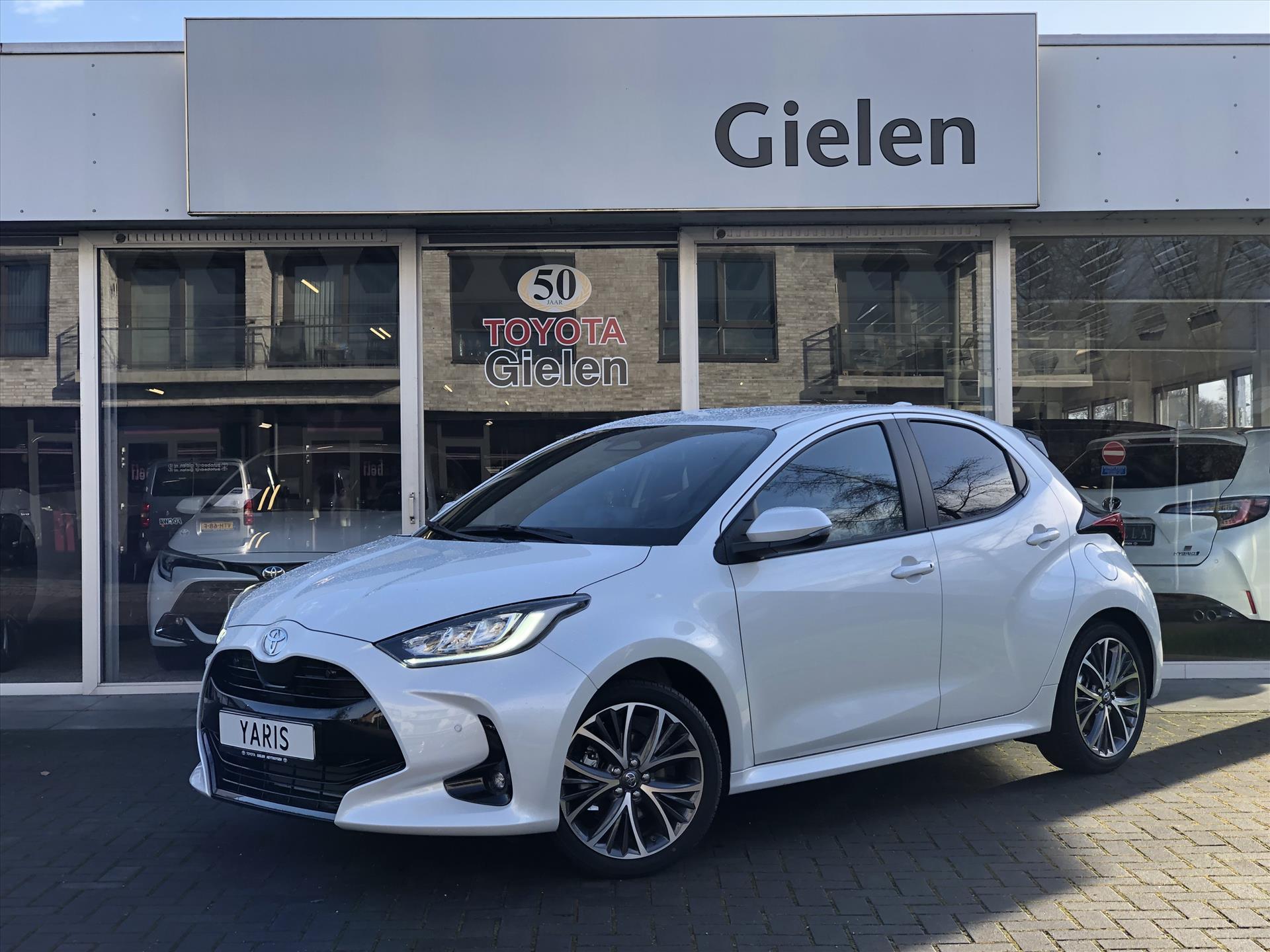 Toyota Yaris Hybrid 130PK Nieuw model Executive | Dodehoekherkenning, Parkeersensoren, Stoel + Stuurverwarming, Groot scherm, Half leer, 17 i 37701901-0.jpg | Autobedrijf Gielen