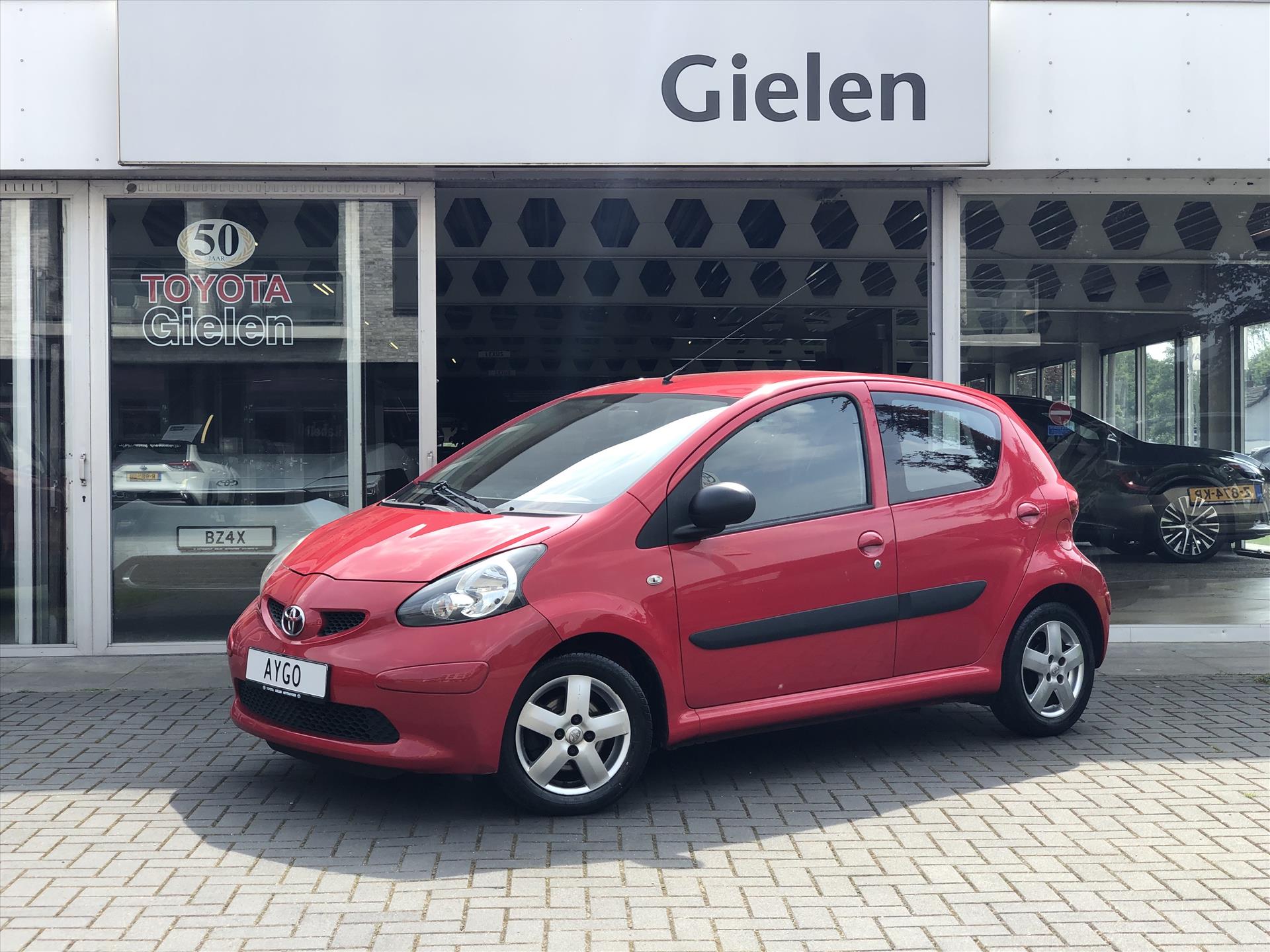 Toyota Aygo 1.0 VVT-I 5DRS Sport | Airconditioning, Lichtmetalen velgen, Elektrische bedienbare ramen, Radio/CD-Speler 37702801-0.jpg | Autobedrijf Gielen
