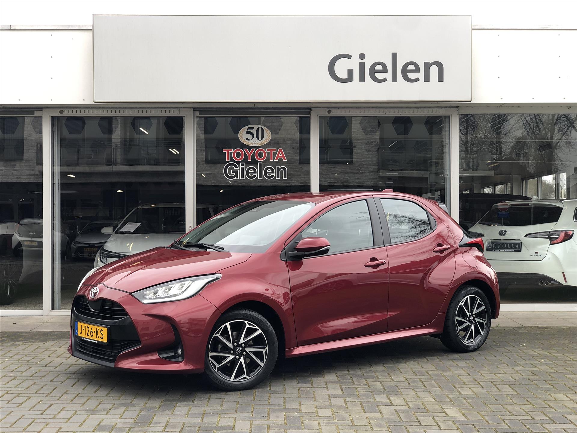 Toyota Yaris 1.5 VVT-i 125pk First Edition | Eerste eigenaar, Navigatie, LED, 16inch, Apple CarPlay/Android Auto, Parkeercamera, Adaptive cru 37799727-0.jpg | Autobedrijf Gielen
