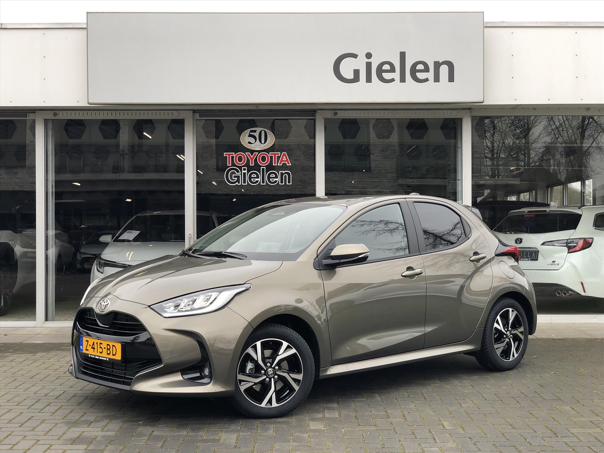 Toyota Yaris 1.5 VVT-I Hybrid First Edition| nieuw geleverd! 37801712-0.jpg | Autobedrijf Gielen