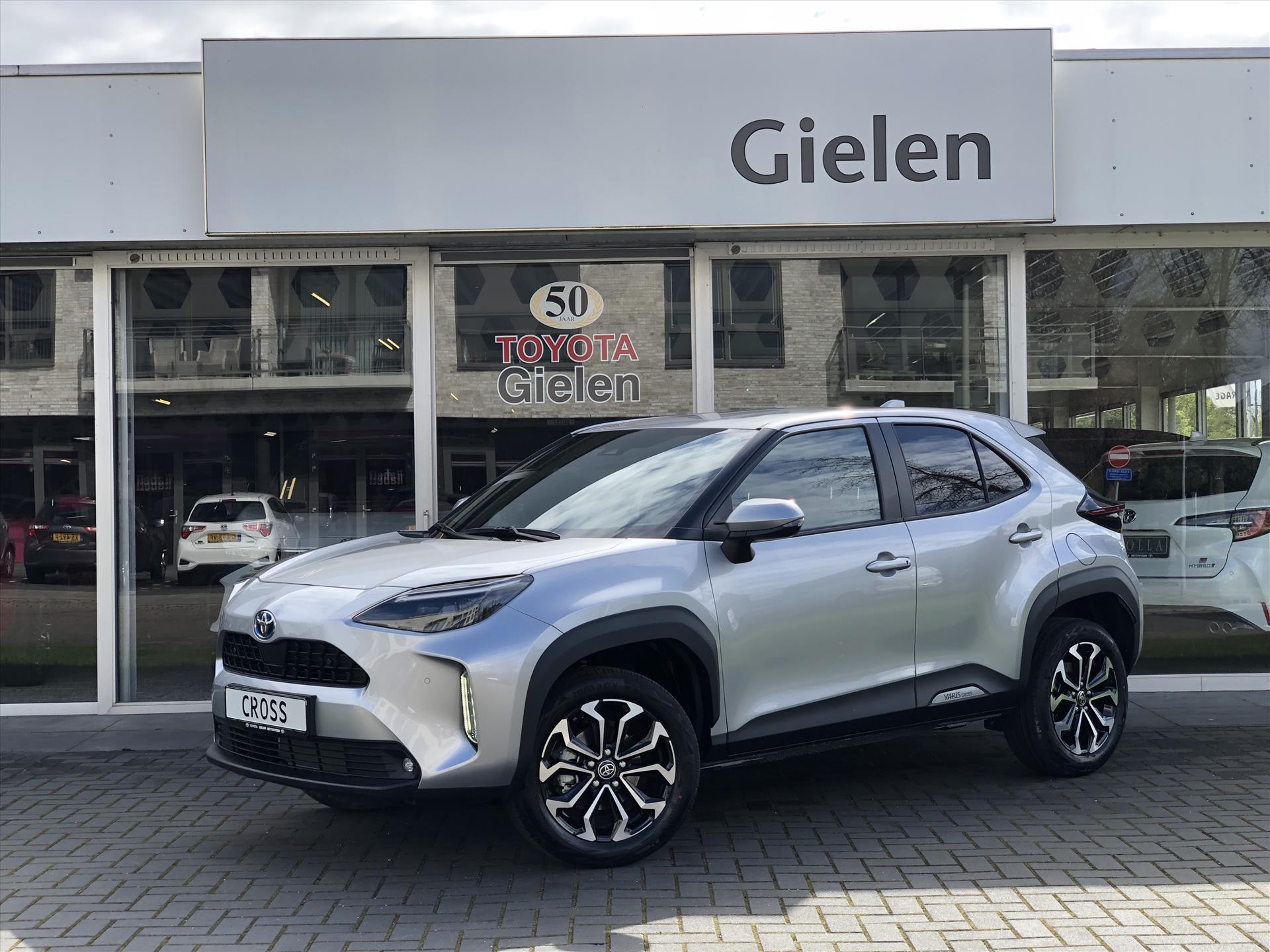 Toyota Yaris Cross 1.5 Hybrid Dynamic Plus | Dodehoekherkenning, Parkeersensoren, Smart Connect, Navigatie, Stoel + Stuurverwarming 37803561-0.jpg | Autobedrijf Gielen