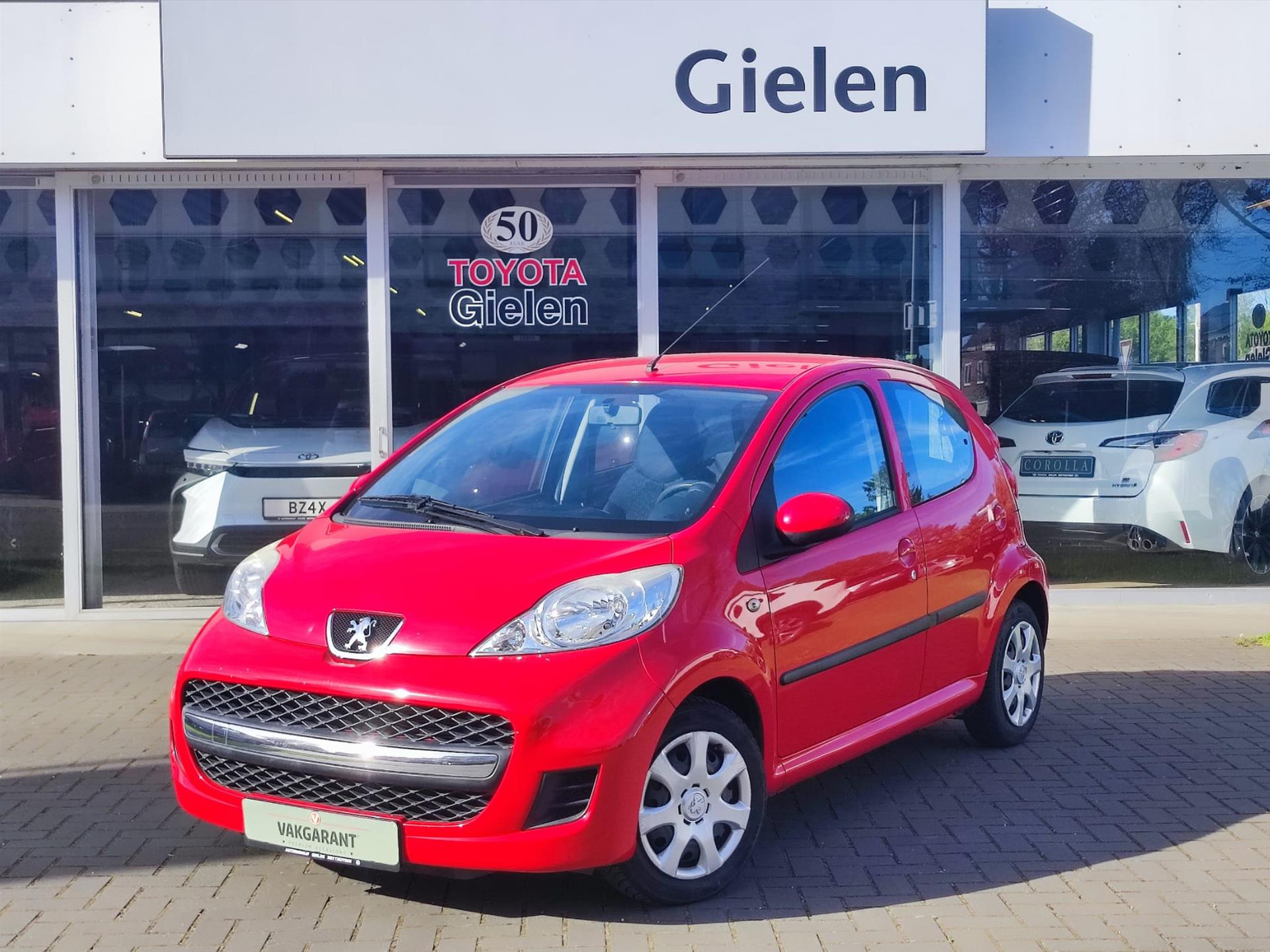 Peugeot 107 1.0 5DR Sublime | Airconditioning, Centrale deurvergrendeling, Elektrische ramen, Radio/CD-Speler, Weinig KM! 37834037-0.jpg | Autobedrijf Gielen