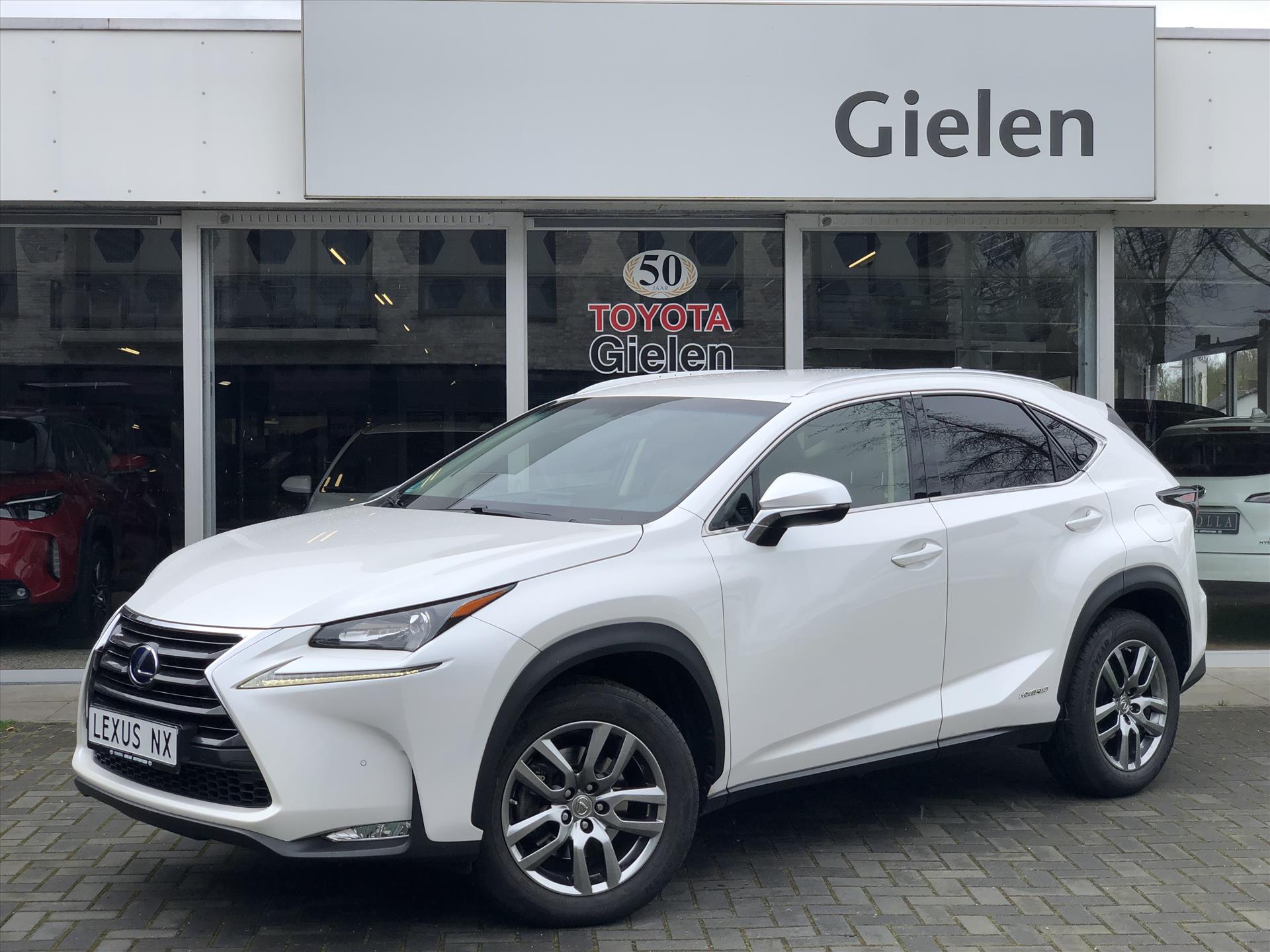 Lexus NX 300h AWD Luxury Line | Trekhaak, Leer, Stoelverwarming, Navigatie, Keyless, 18inch, Elektrische achterklep, Parkeersensoren 37847439-0.jpg | Autobedrijf Gielen