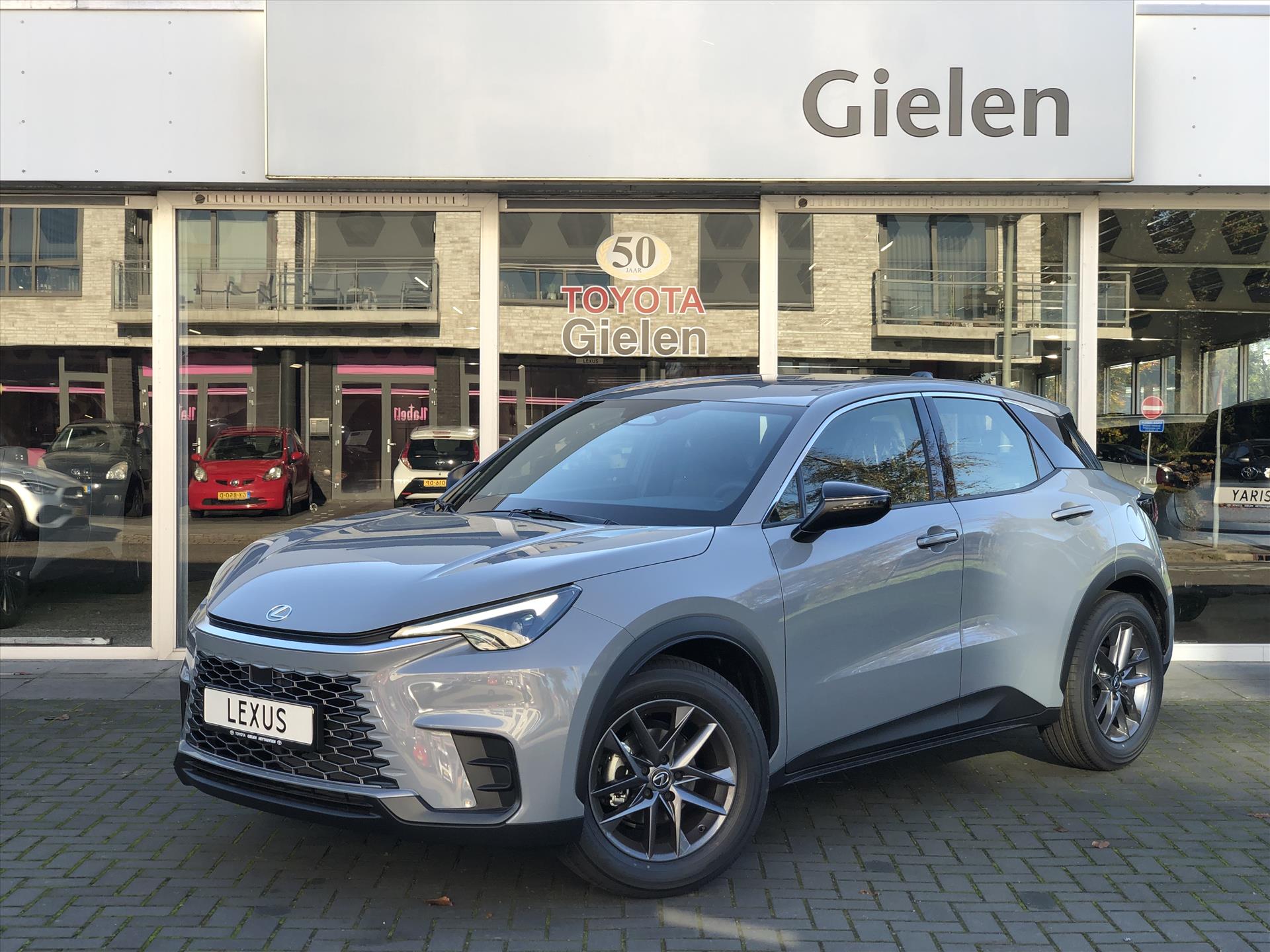 Lexus LBX 1.5 Hybrid 136pk CVT Comfort & Safety Pack | Dodehoekherkenning, Parkeersensoren, Keyless, Stoelverwarming 37901818-0.jpg | Autobedrijf Gielen