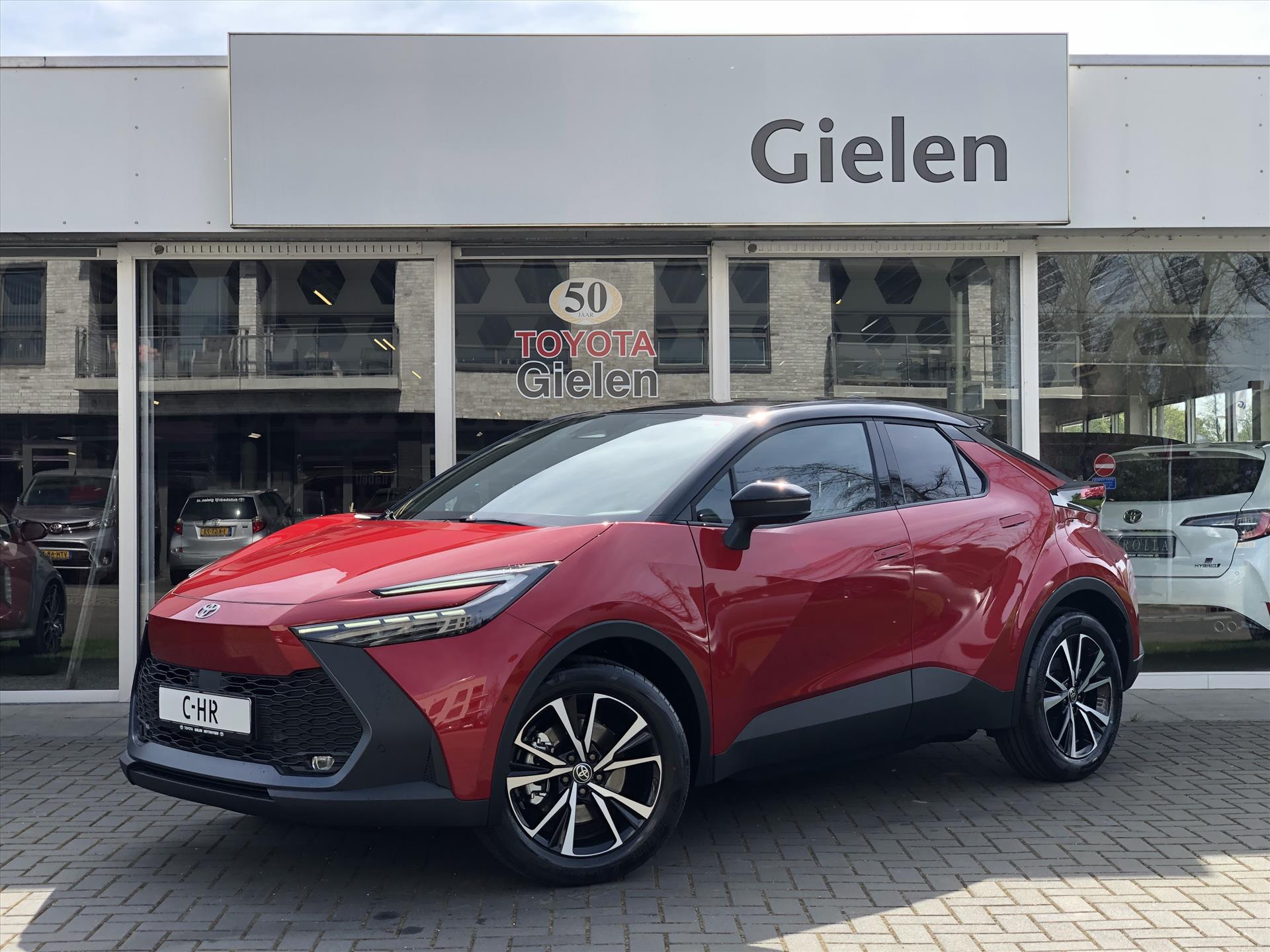 Toyota C-HR 2.0 High Power PHEV 223pk First Edition Bi Tone | Dodehoekherkenning, Elektrische achterklep, Navigatie, Stoel + Stuurverwarming 37973204-0.jpg | Autobedrijf Gielen