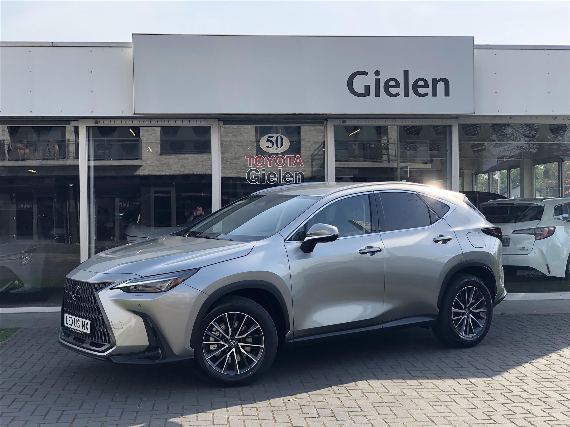 Lexus NX 450h+ AWD Luxury Line Innovation Pack | Head up Display, Geheugenfunctie, Stoelventilatie, Dodehoekherkenning, 360 camera, Veel 37974001-0.jpg | Autobedrijf Gielen