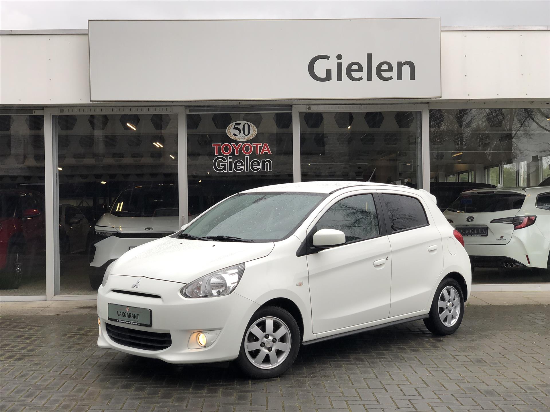 Mitsubishi Space Star 1.0 Bright | Lichtmetalen velgen, Climate control, Privacy Glass, Licht + Regensensor, Centrale deurvergrendeling 37975004-0.jpg | Autobedrijf Gielen
