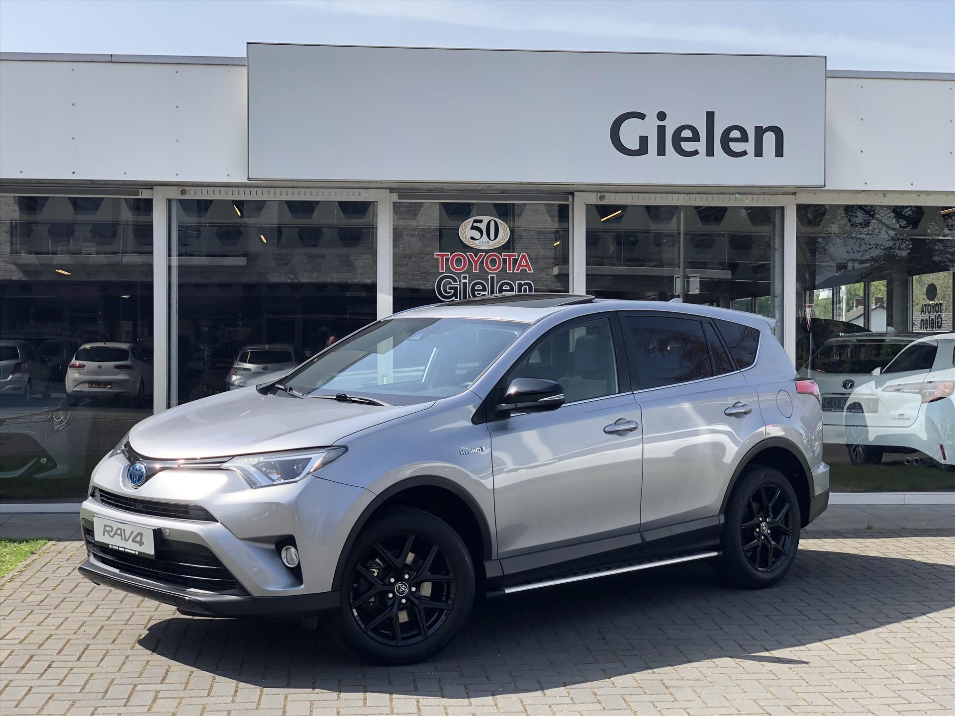 Toyota RAV4 2.5 Hybrid Black Edition | Schuifdak, Trekhaak, Navigatie, Parkeersensoren, Elektrische achterklep, Treeplanken, 18 inch 38116258-0.jpg | Autobedrijf Gielen