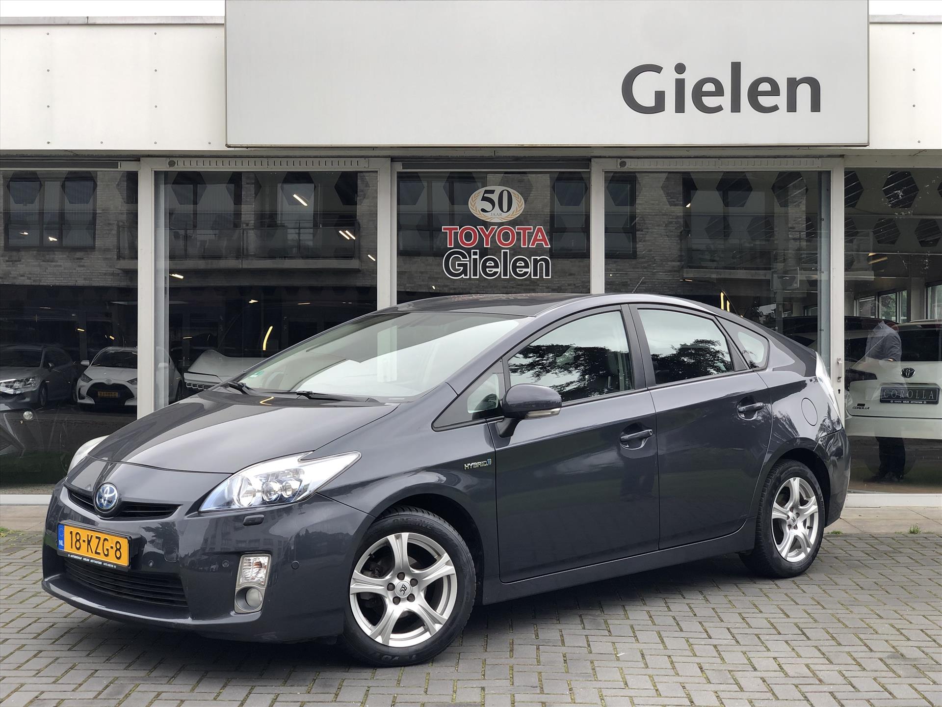 Toyota Prius 1.8 Full Hybrid Executive | Navigatie, Leer, Adaptive cruise control, Stoelverwarming, LED, Parkeercamera, Top onderhouden 38170127-0.jpg | Autobedrijf Gielen