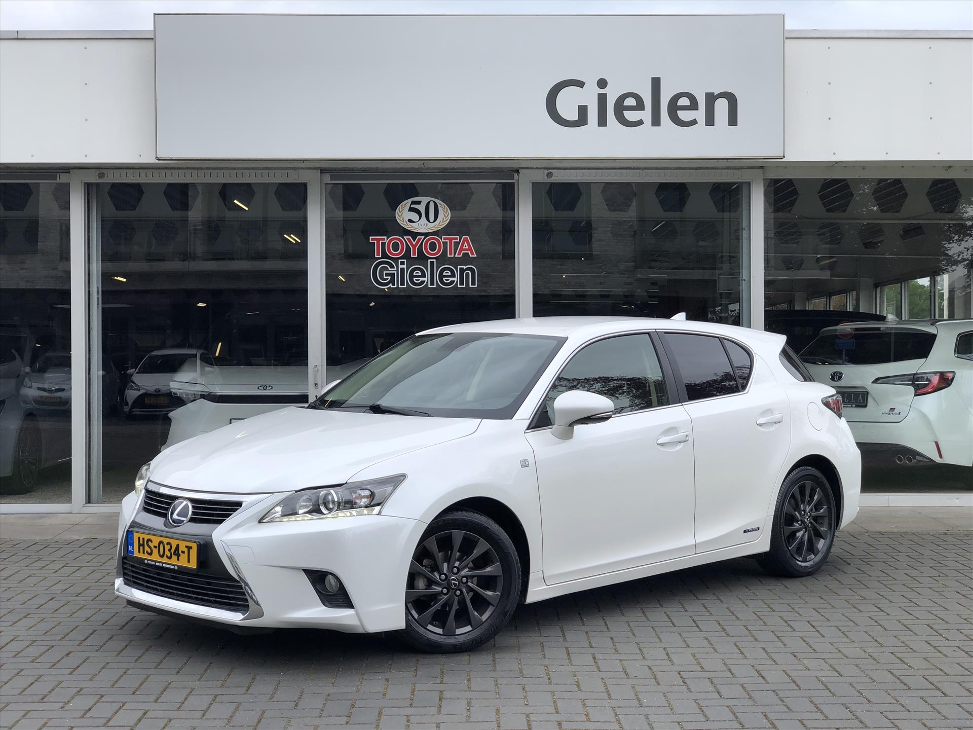 Lexus CT 200h 25th Edition | Navigatie, Parkeersensoren, Stoelverwarming, Camera, Top staat, Volledig dealer onderhouden 38248588-0.jpg | Autobedrijf Gielen