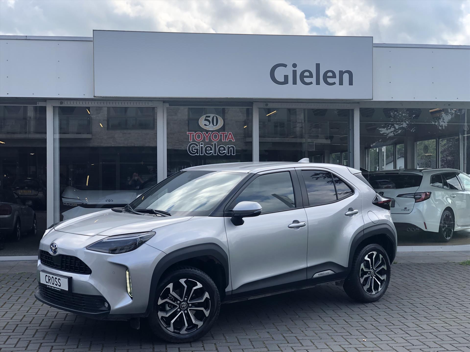 Toyota Yaris Cross 1.5 Hybrid Dynamic Plus | Dodehoekherkenning, Parkeersensoren, Stoel + Stuurverwarming, Smart Connect 38316918-0.jpg | Autobedrijf Gielen