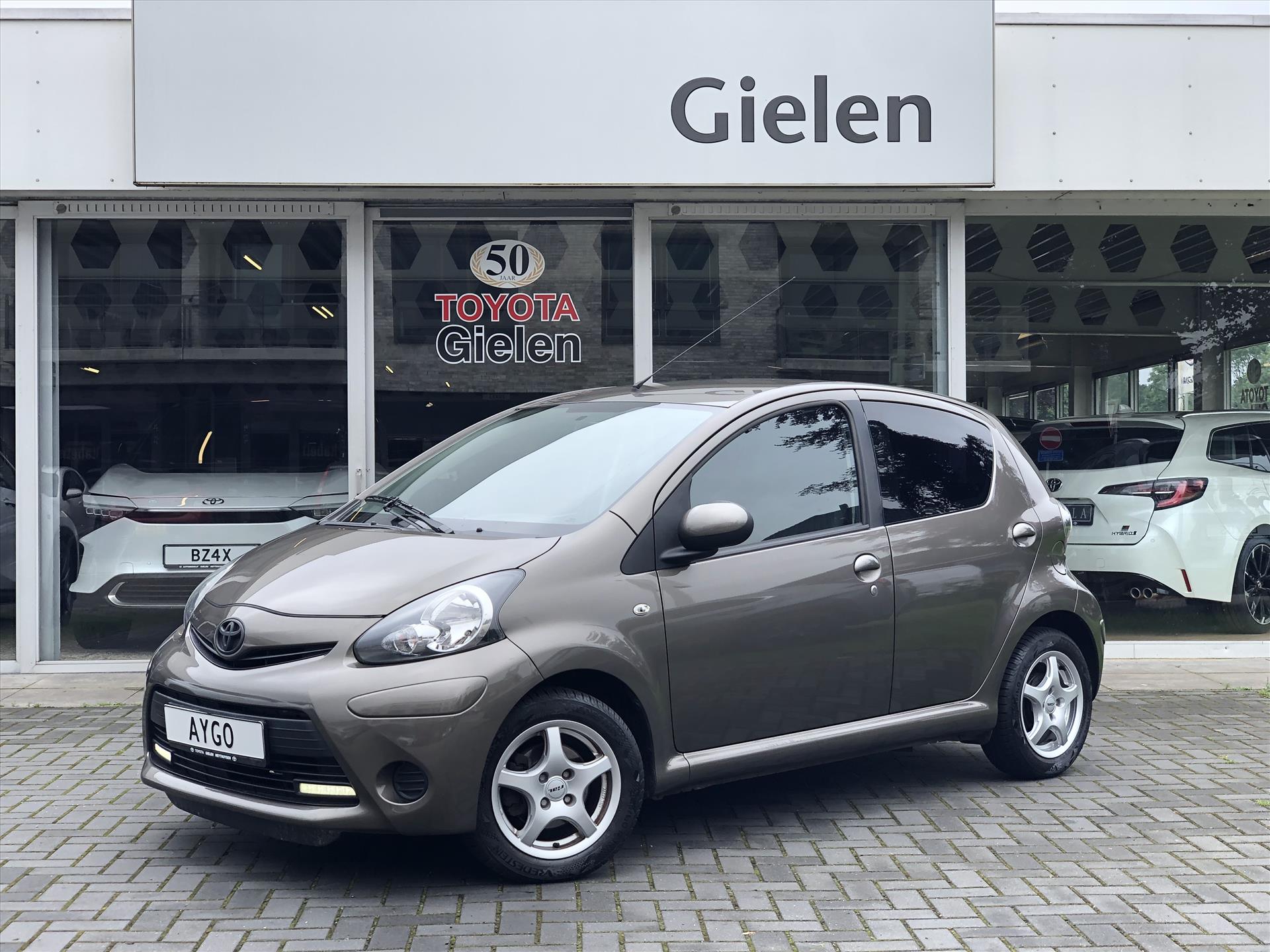 Toyota Aygo 1.0 VVT-i 5D Aspiration | Airconditioning, Centrale deurvergrendeling, Elektrische ramen, Radio/CD-Speler 38374759-0.jpg | Autobedrijf Gielen