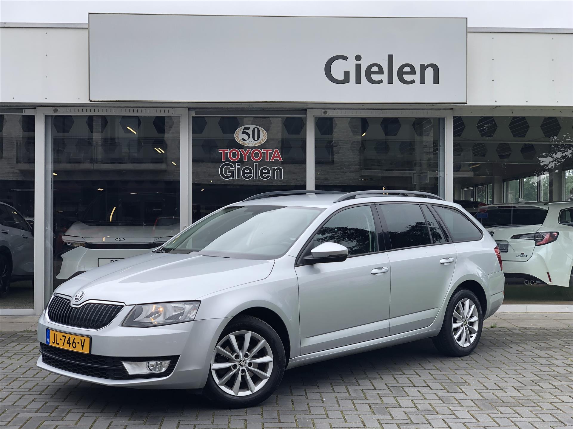 Škoda Octavia 1.2 TSI DSG Ambition Businessline | Navigatie, Cruise control, Parkeersensoren, Climate control, Privacy glass 38420240-0.jpg | Autobedrijf Gielen