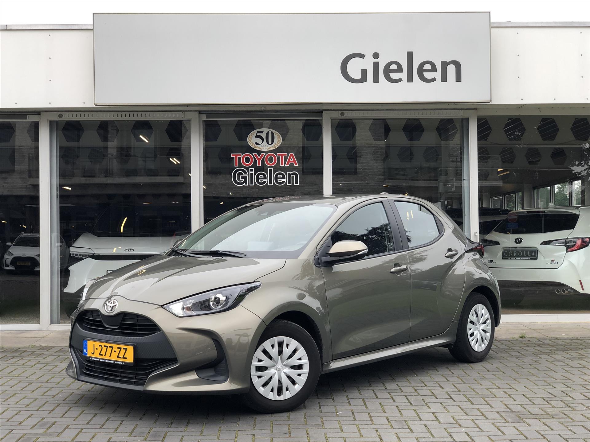 Toyota Yaris 1.5 VVT-i 125pk Active | Eerste eigenaar, Apple CarPlay/Android Auto, Safety Sense, Parkeercamera, Adaptive cruise control 38449659-0.jpg | Autobedrijf Gielen