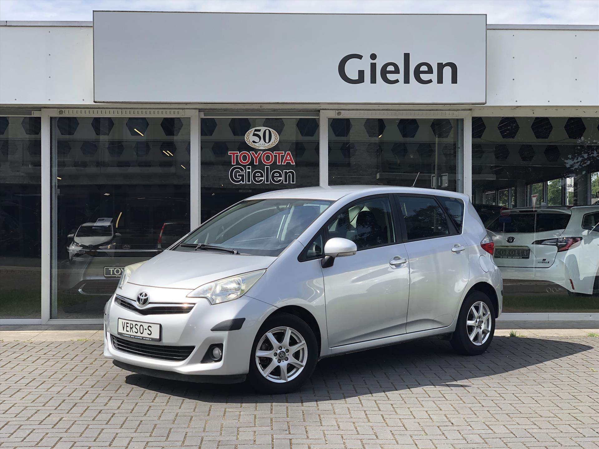 Toyota Verso-S 1.3 VVT-i CVT Automaat Aspiration | Eerste eigenaar, Navigatie, Climate control, Parkeercamera, Stuurbediening, Lichtmetalen vel 38481618-0.jpg | Autobedrijf Gielen