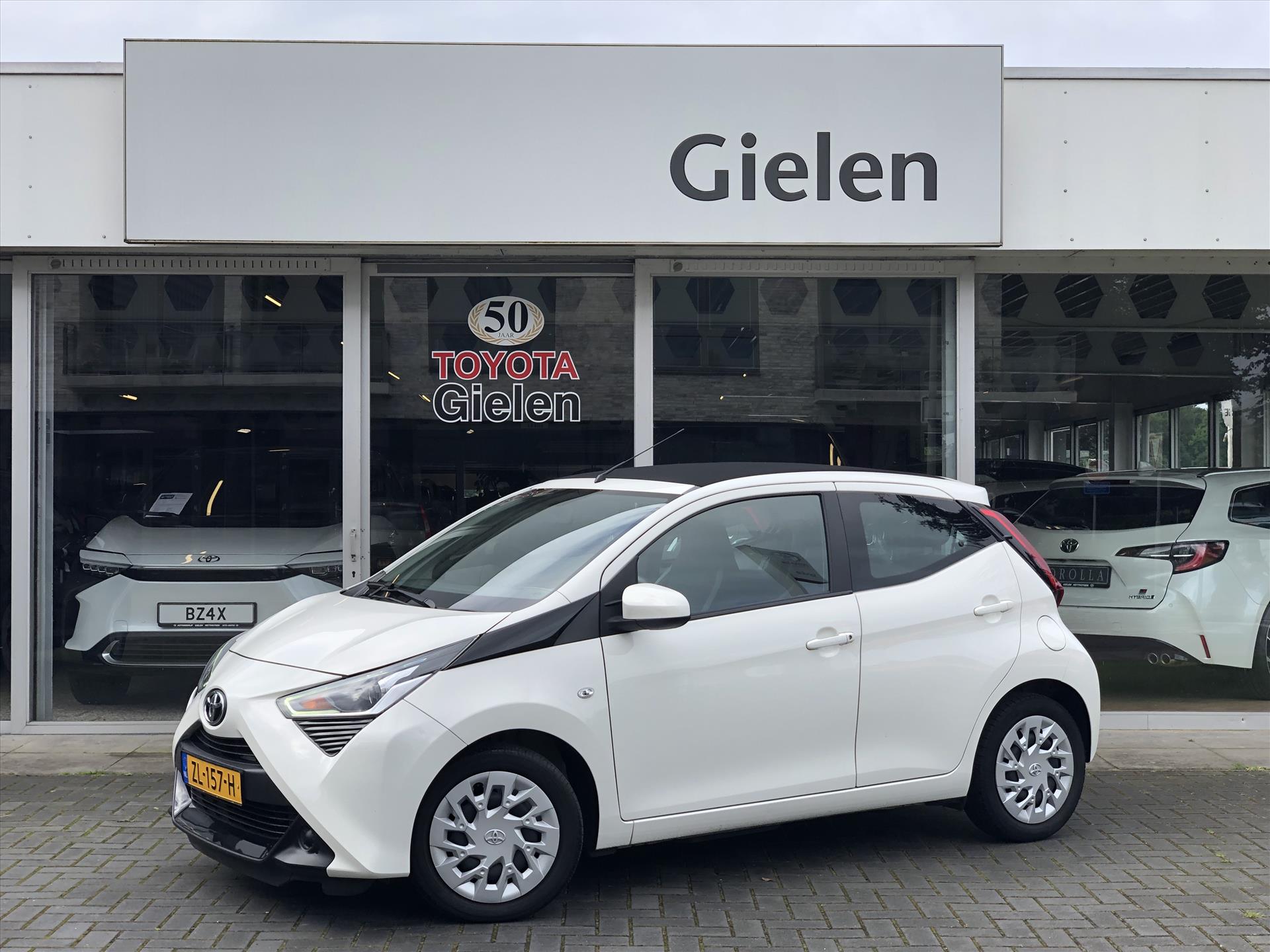 Toyota Aygo 1.0 VVT-i 5D x-play | Open dak, Eerste eigenaar, Apple CarPlay/Android Auto, Parkeercamera, Bluetooth, In hoogte verstelbare sto 38539763-0.jpg | Autobedrijf Gielen