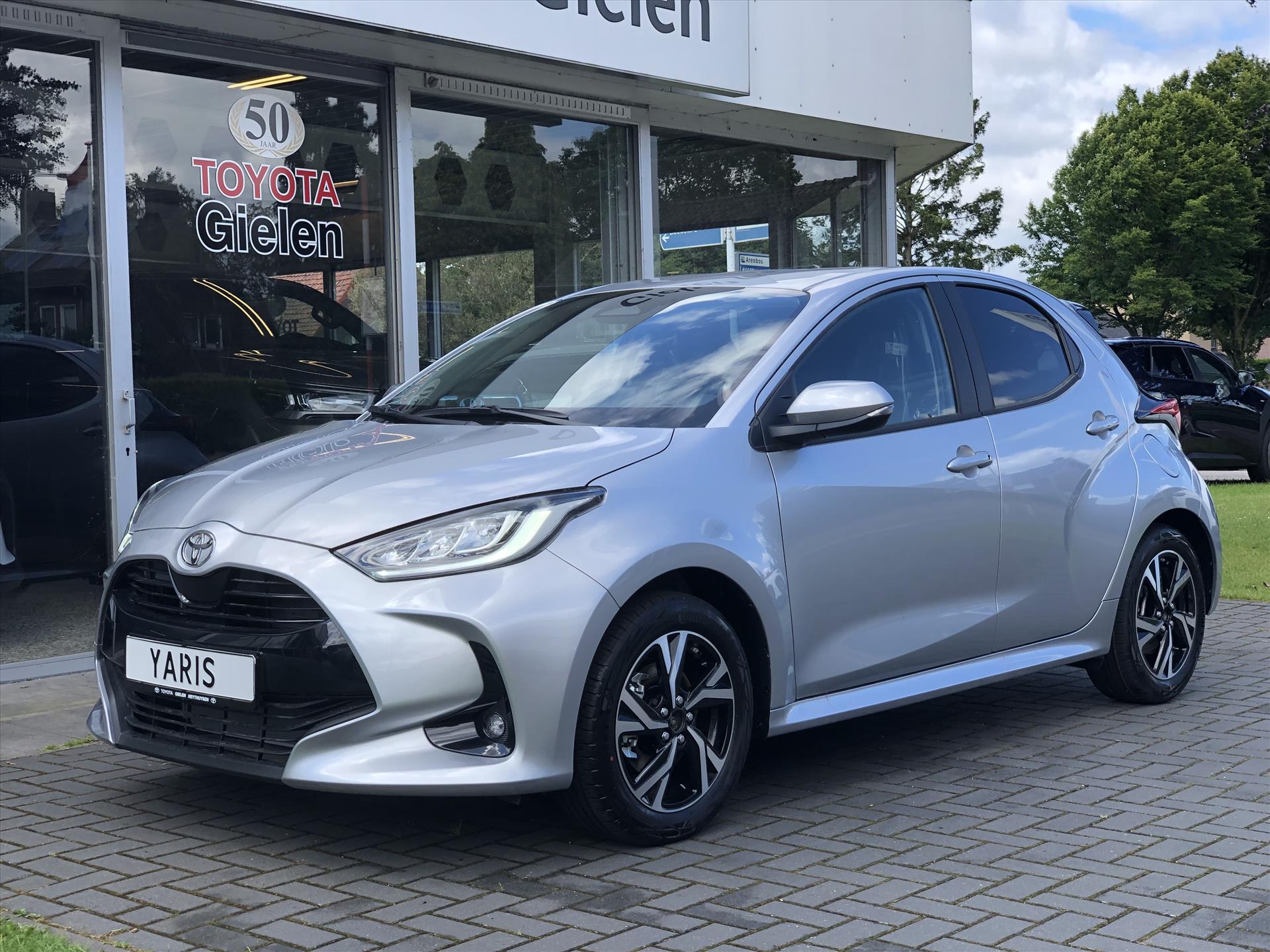 Toyota Yaris 1.5 Hybrid First Edition Plus | Nieuw model, Apple CarPlay/Android Auto,16 inch, Keyless, Stoel + Stuurverwarming 38559469-0.jpg | Autobedrijf Gielen