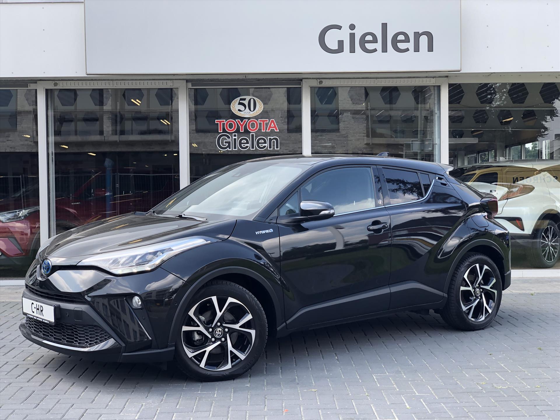 Toyota C-HR 2.0 Hybrid Style | Dodehoekherkenning, 18 inch, Stoel + Stuurverwarming, Parkeersensoren, Keyless, Apple CarPlay/Android auto 38604261-0.jpg | Autobedrijf Gielen