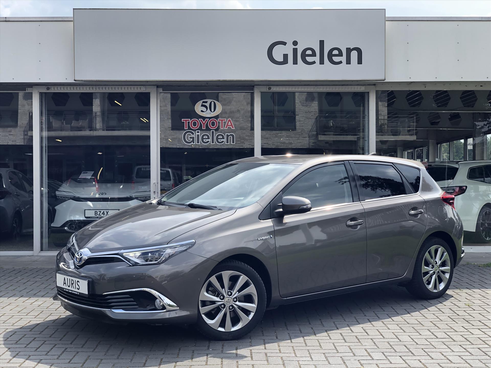Toyota Auris 1.8 Hybrid Executive | Parkeersensoren, Keyless, 17 inch, Privacy glass, Stoelverwarming, Lichtsensor, IPA, Uniek Weinig KM! 38717028-0.jpg | Autobedrijf Gielen