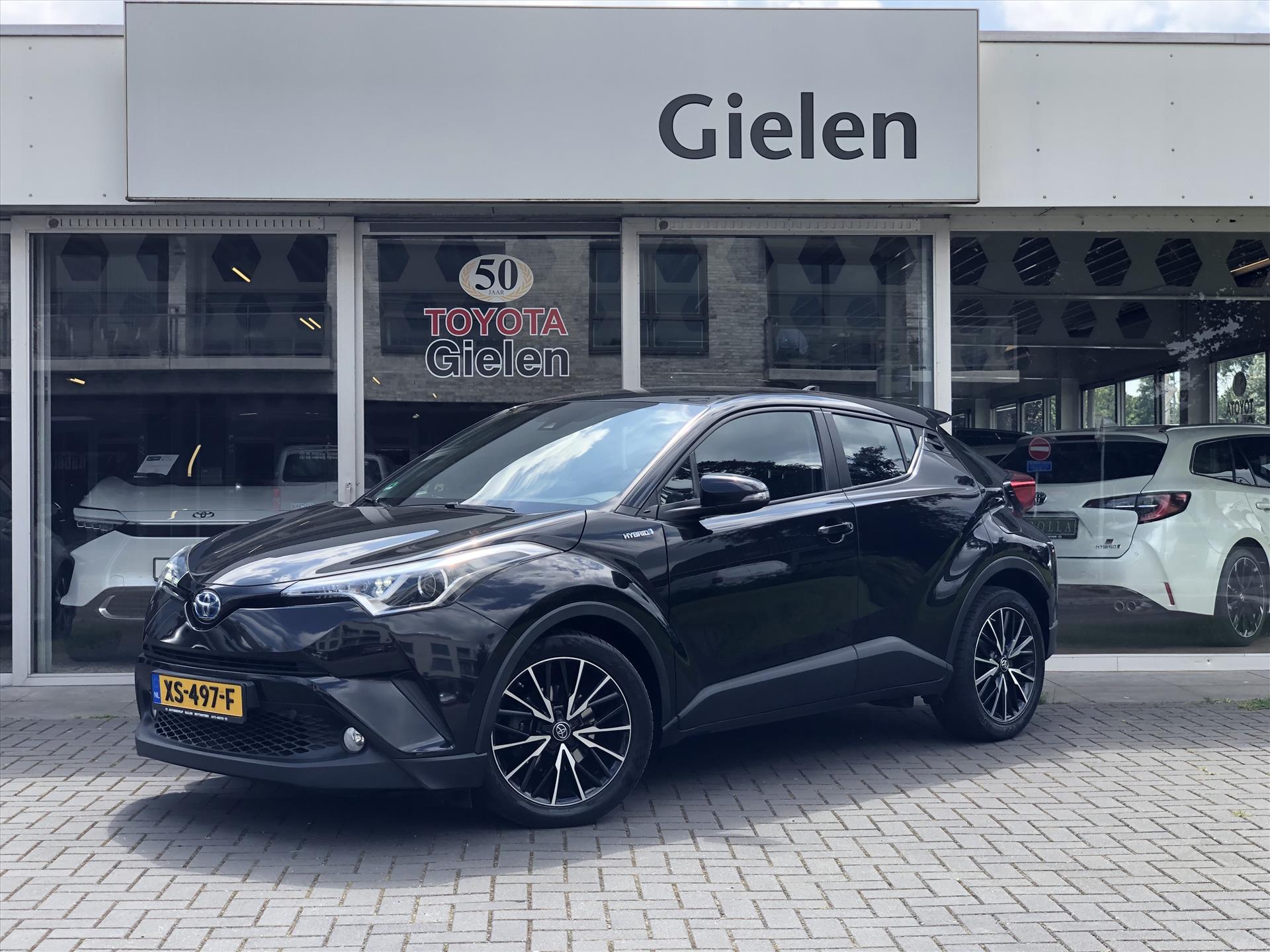 Toyota C-HR 1.8 Hybrid Dynamic Plus | Dodehoekherkenning, 18 inch, Stoelverwarming, Navigatie, Top onderhouden! 38720265-0.jpg | Autobedrijf Gielen
