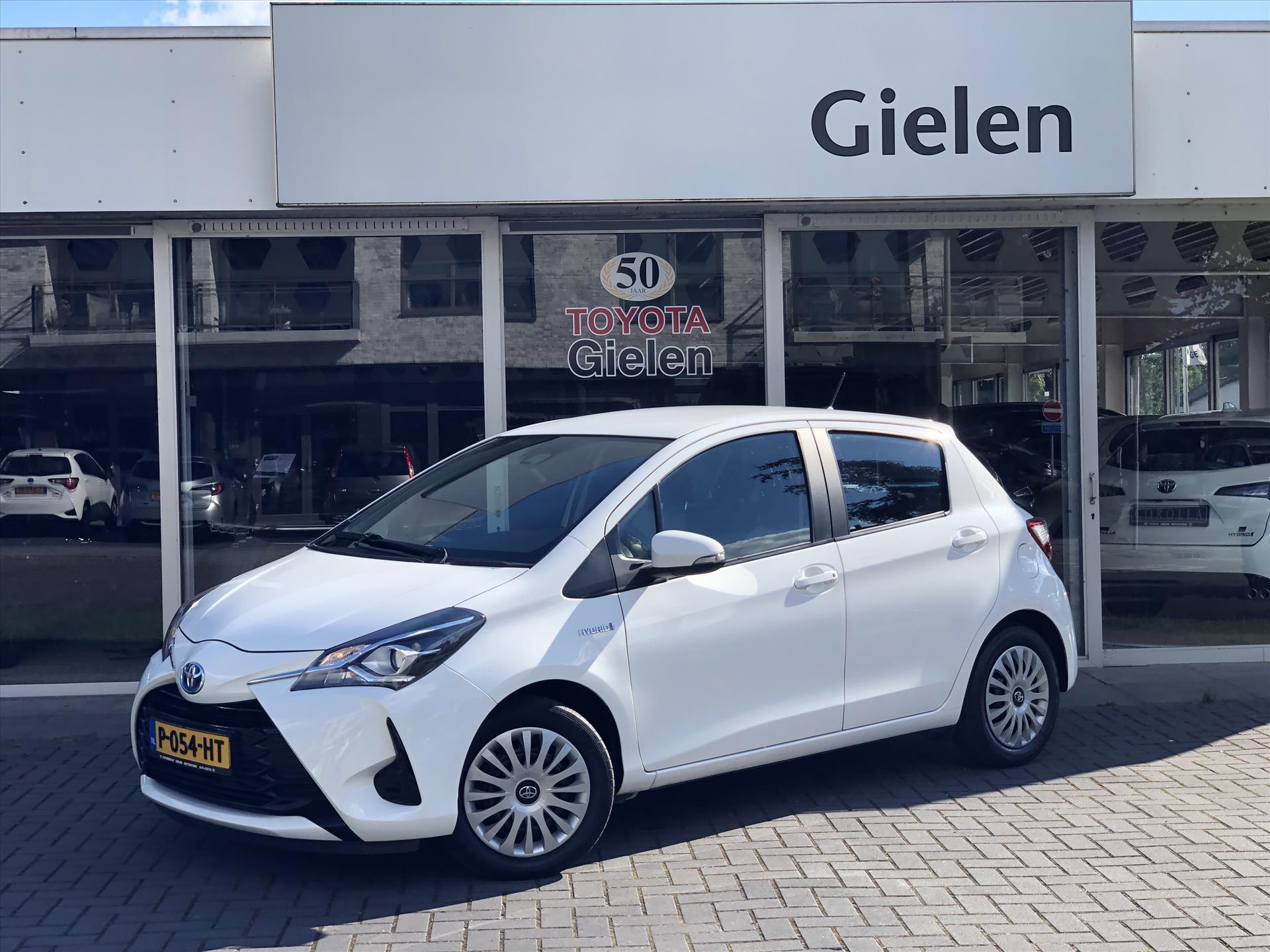 Toyota Yaris 1.5 Hybrid Active Plus | Navigatie, Stoelverwarming, Parkeercamera, Cruise control, Climate control 38834437-0.jpg | Autobedrijf Gielen