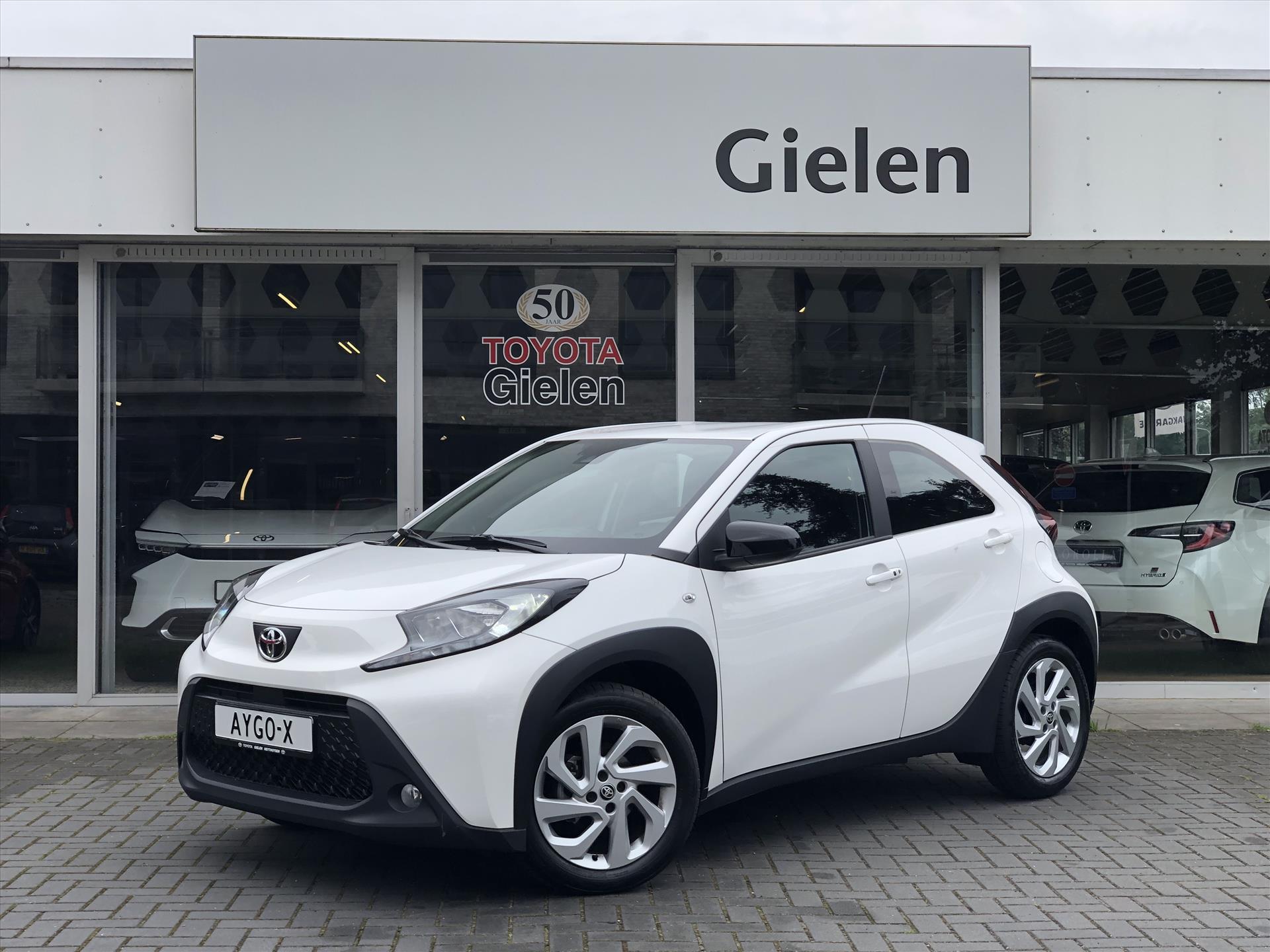 Toyota Aygo X 1.0 VVT-i Pulse Plus | Stoelverwarming, Keyless, Climate control, Parkeercamera, Licht + regensensor, Lichtmetalen velgen 38857845-0.jpg | Autobedrijf Gielen