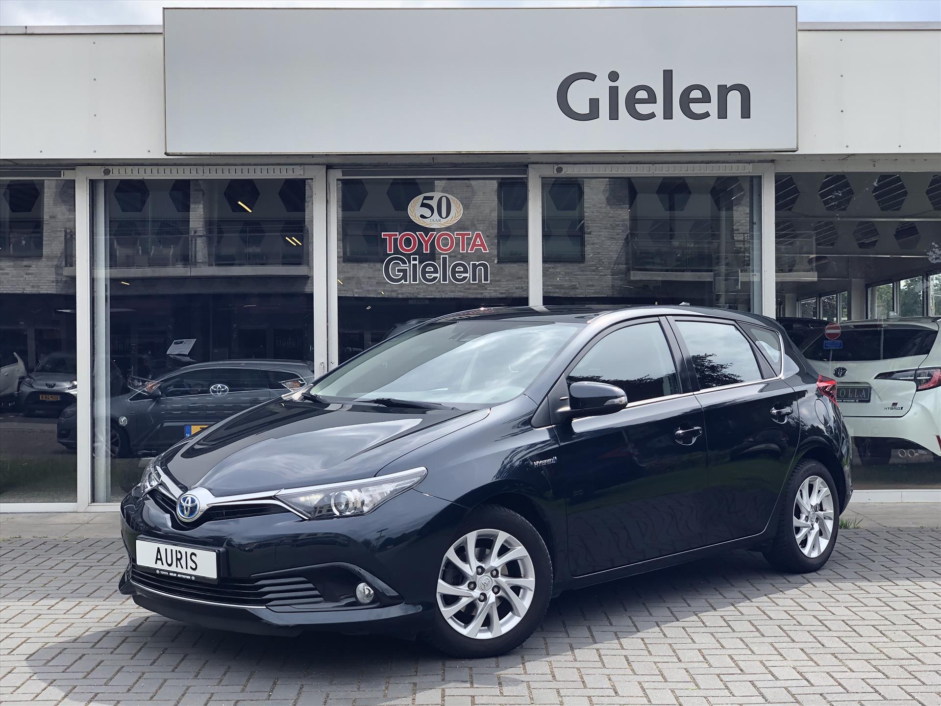Toyota Auris 1.8 Hybrid Dynamic | Navigatie, Licht + Regensensor, Parkeercamera, Bluetooth, Stuurbediening, Lichtmetalen velgen 38963933-0.jpg | Autobedrijf Gielen